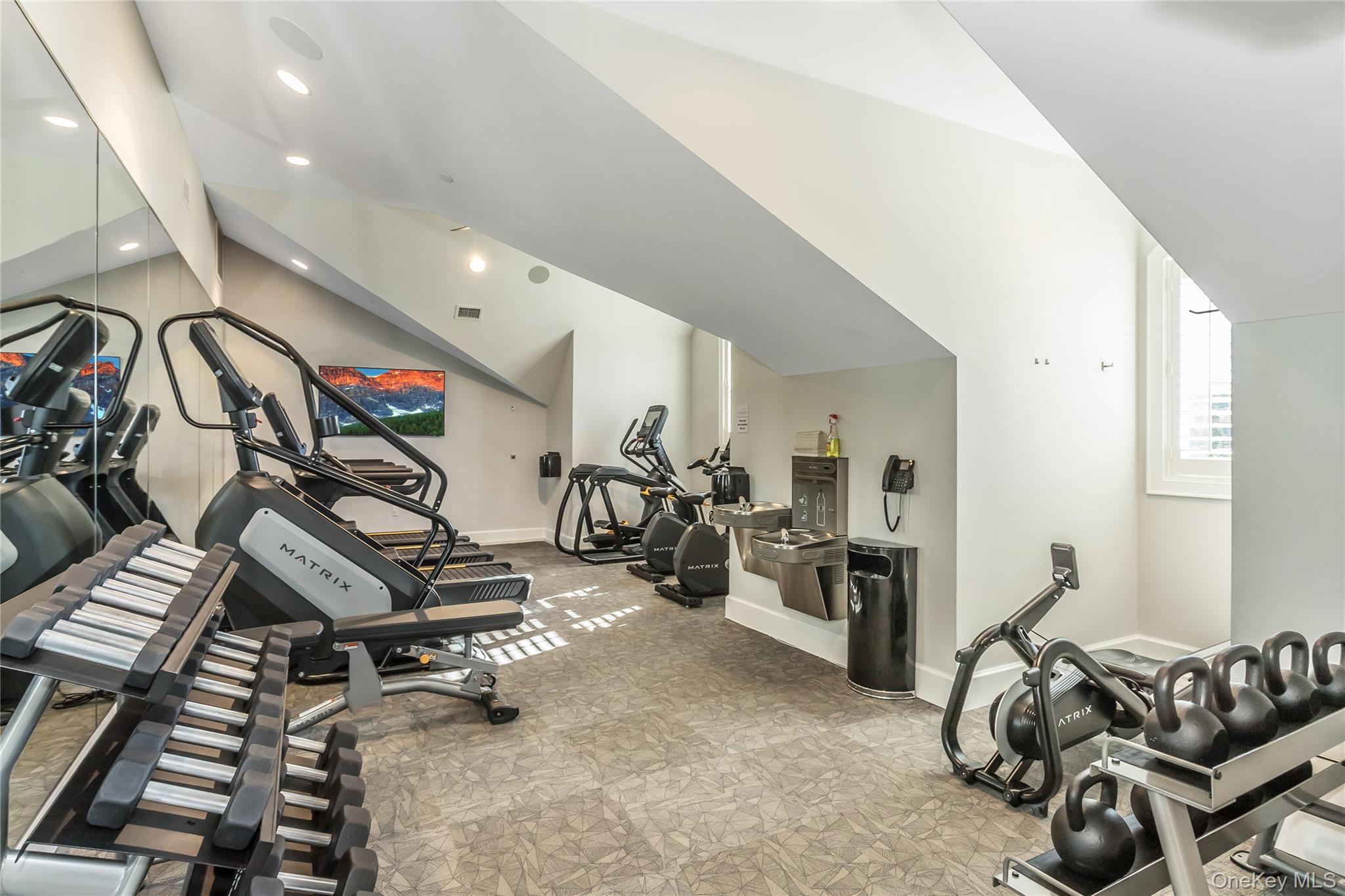 13 Seasons Way # 13, Dix Hills, NY 11746