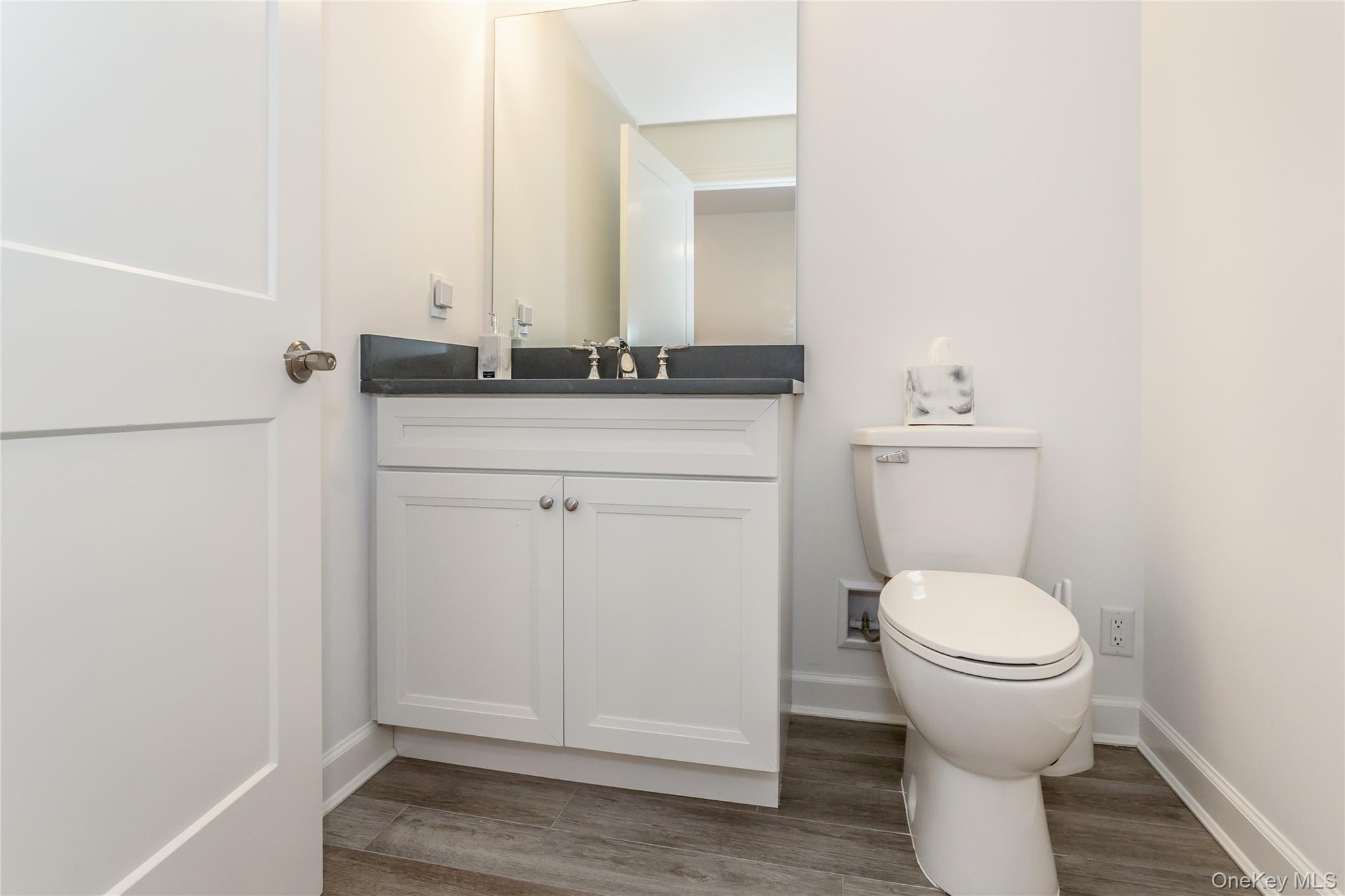 13 Seasons Way # 13, Dix Hills, NY 11746