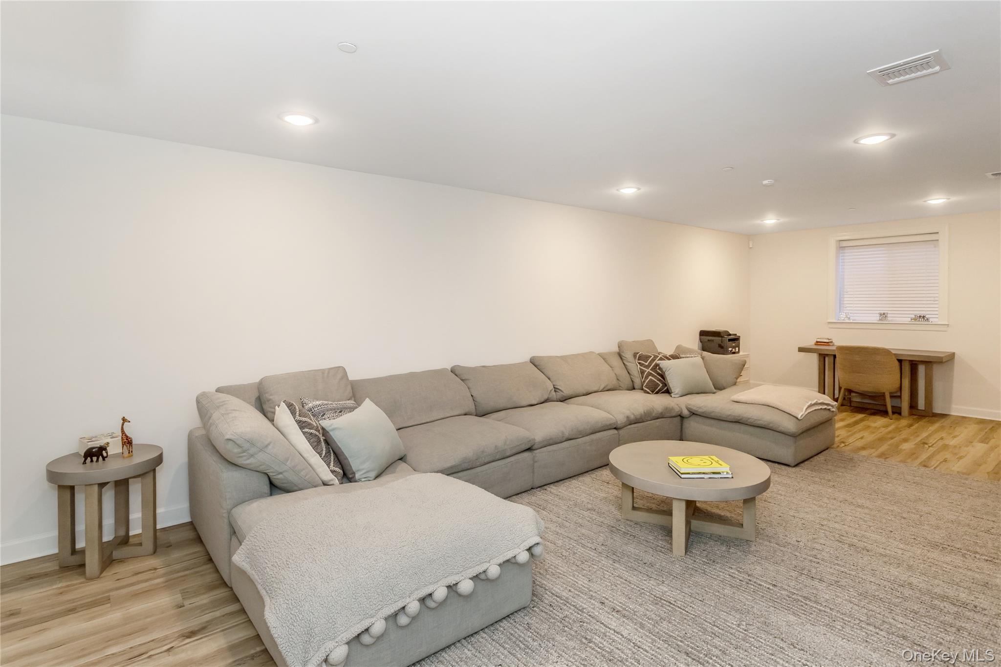 13 Seasons Way # 13, Dix Hills, NY 11746