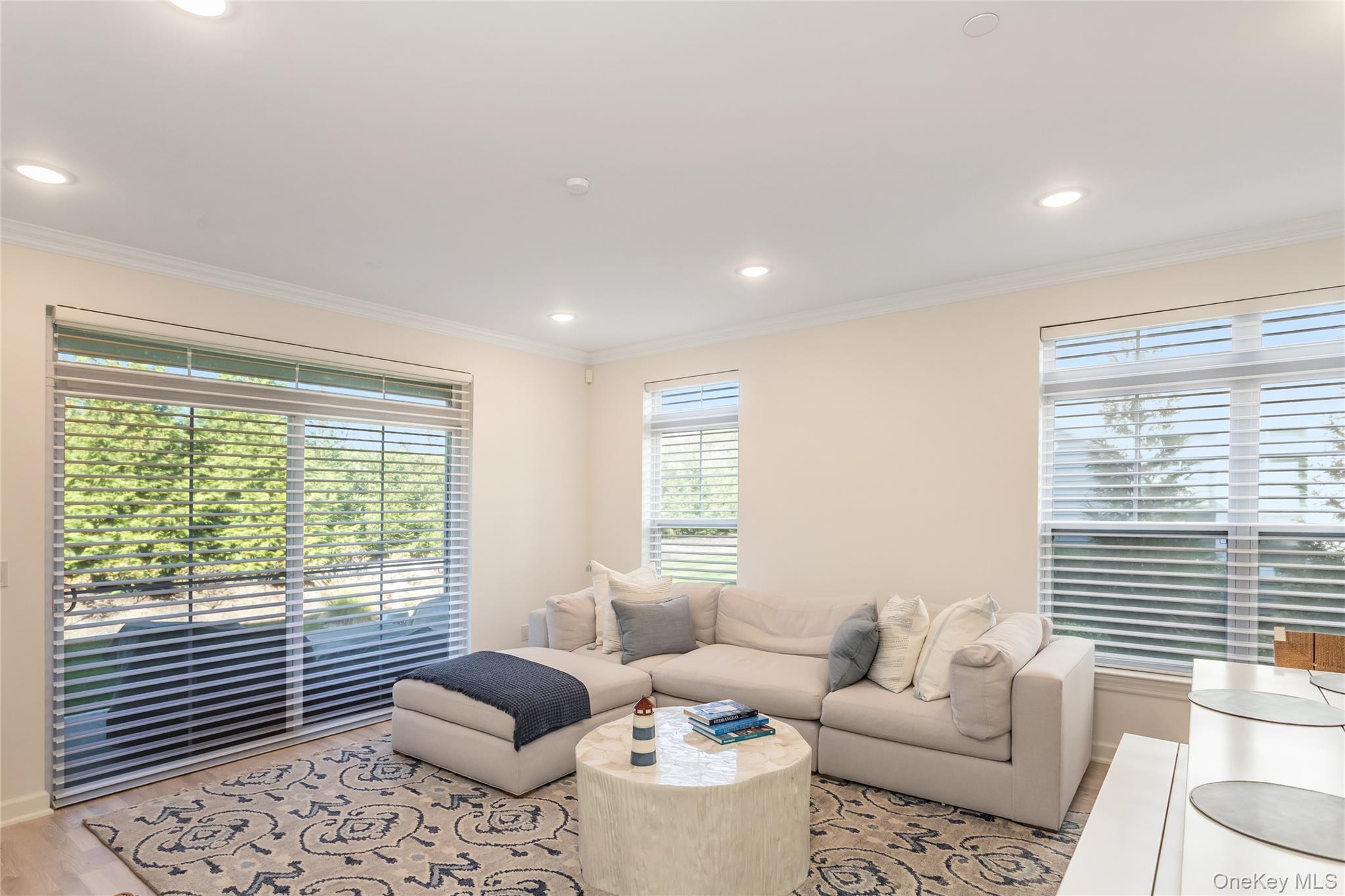 13 Seasons Way # 13, Dix Hills, NY 11746