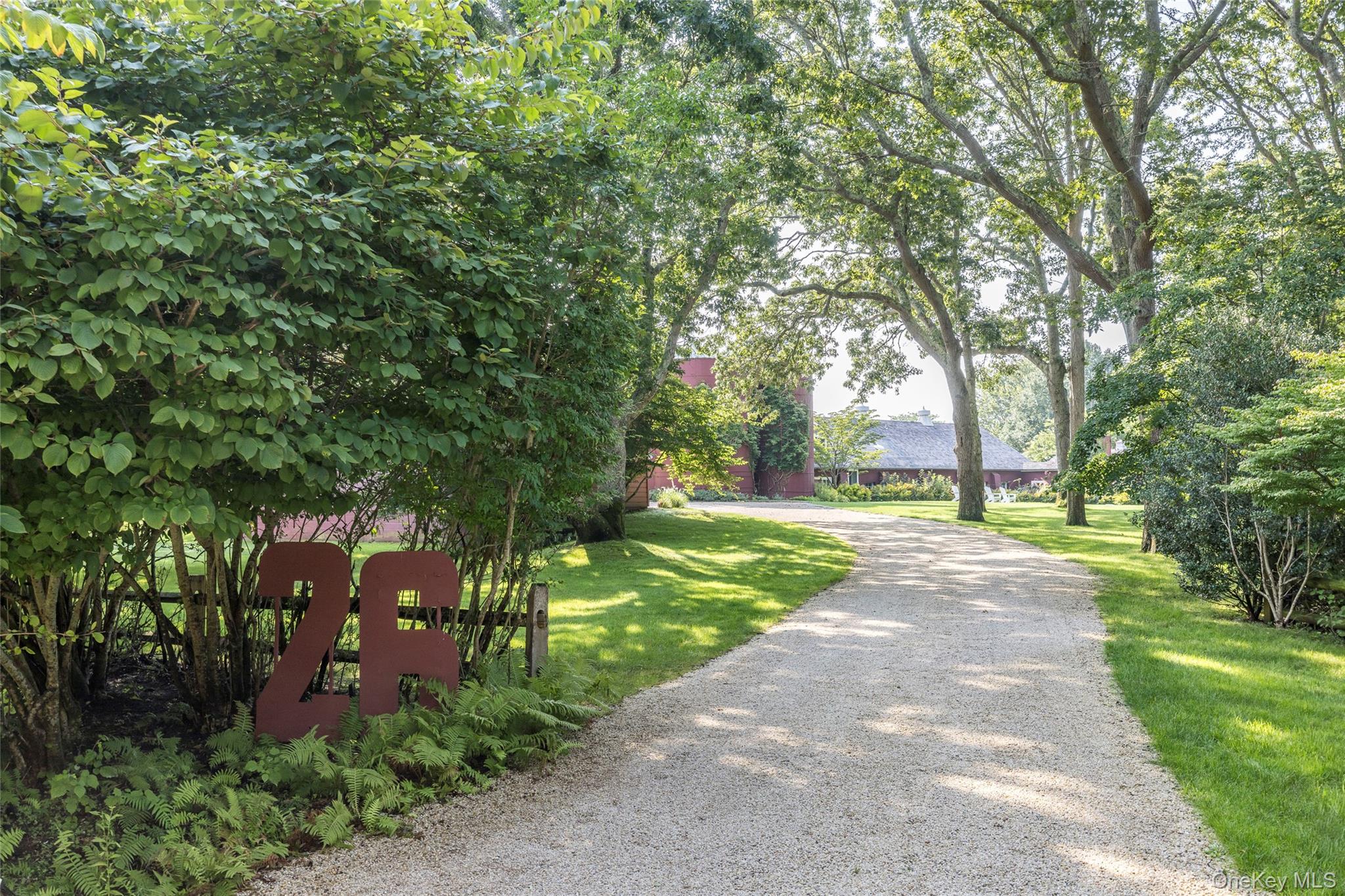 26 Ruxton Road, East Hampton, NY 11937