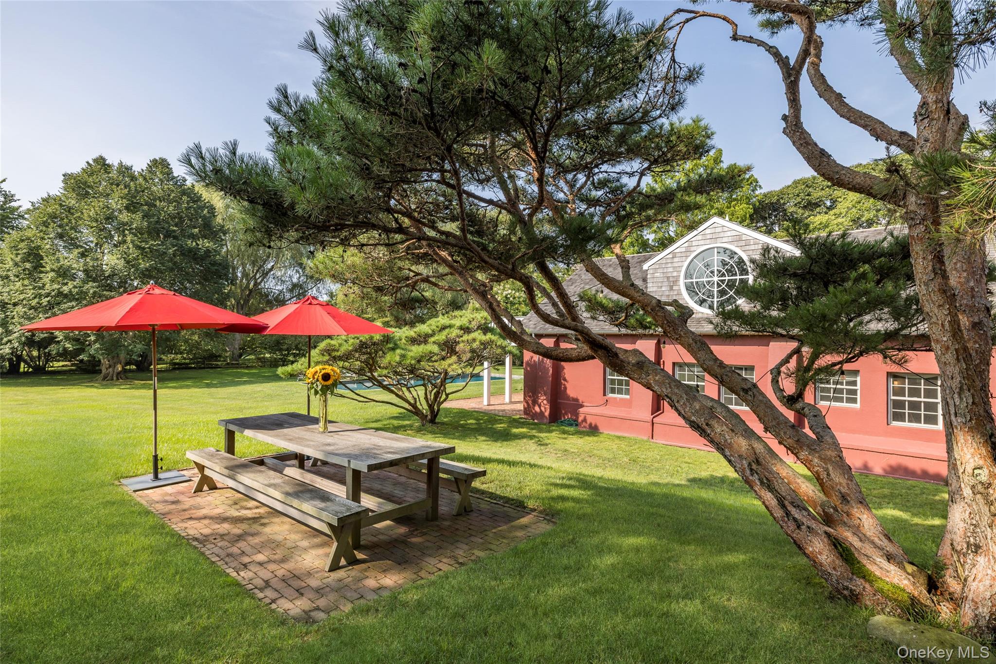 26 Ruxton Road, East Hampton, NY 11937