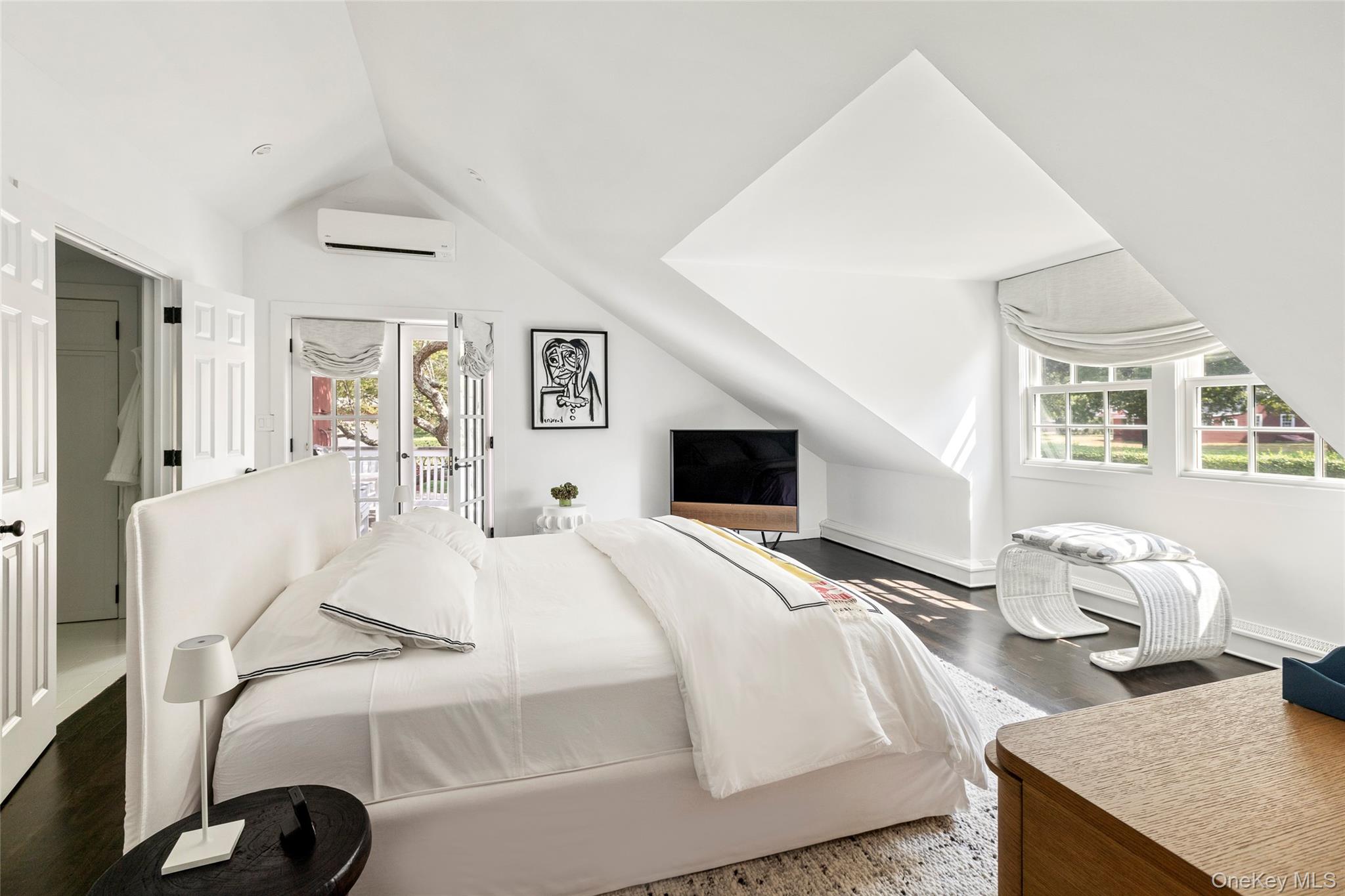 26 Ruxton Road, East Hampton, NY 11937