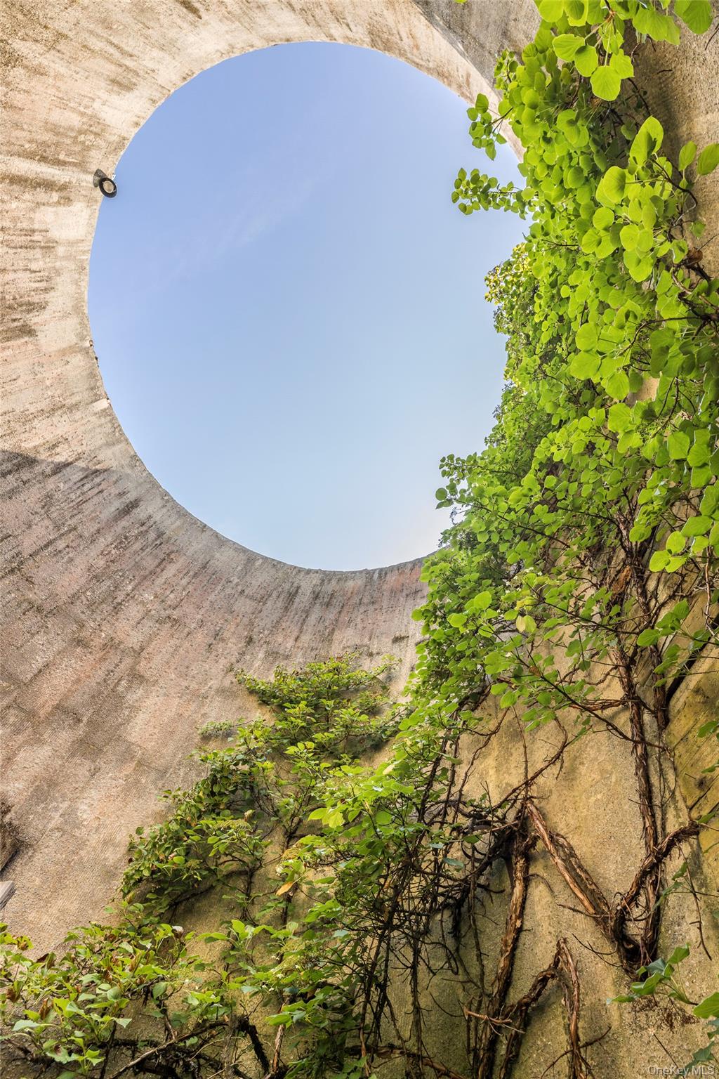 26 Ruxton Road, East Hampton, NY 11937