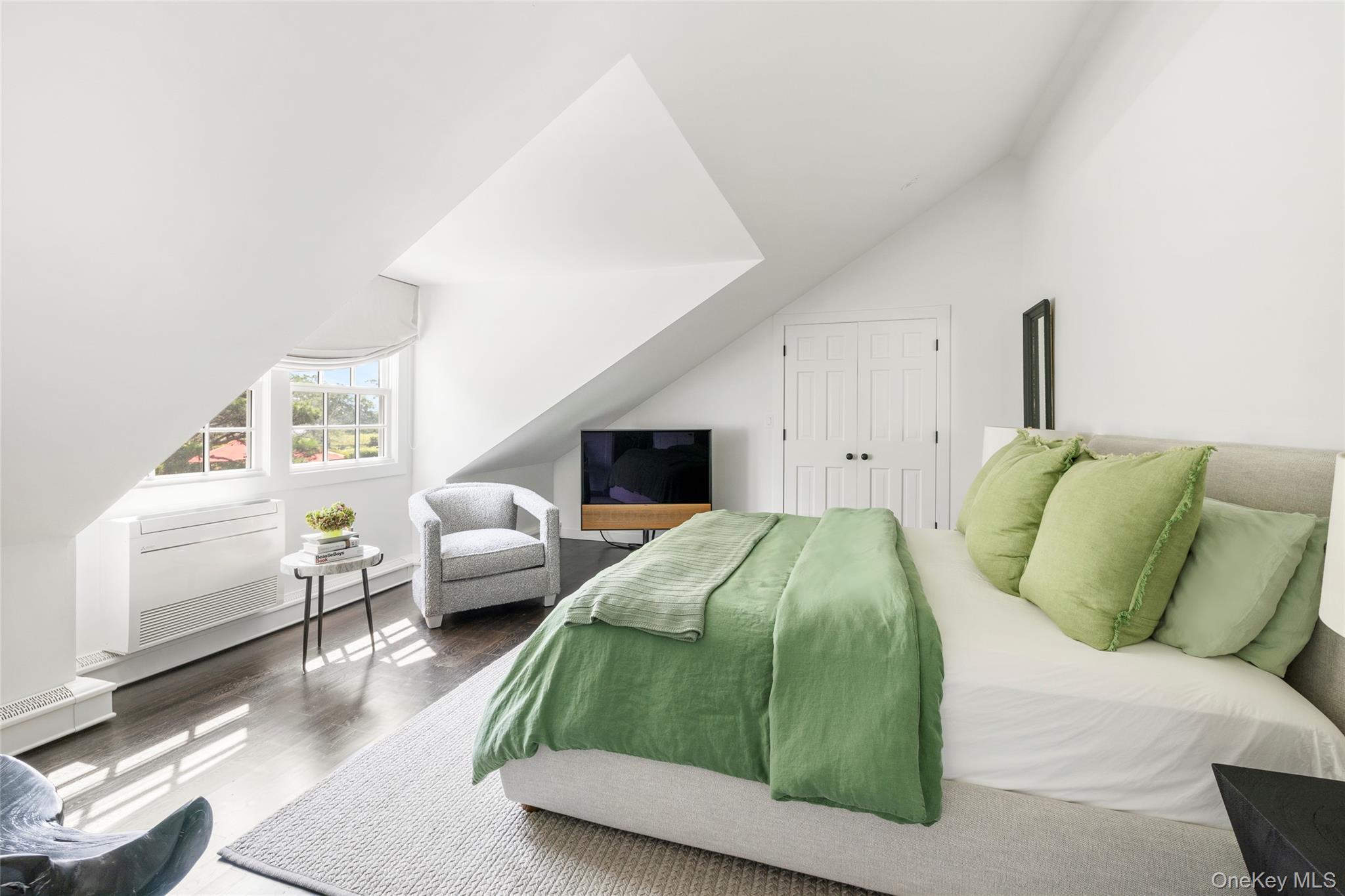 26 Ruxton Road, East Hampton, NY 11937