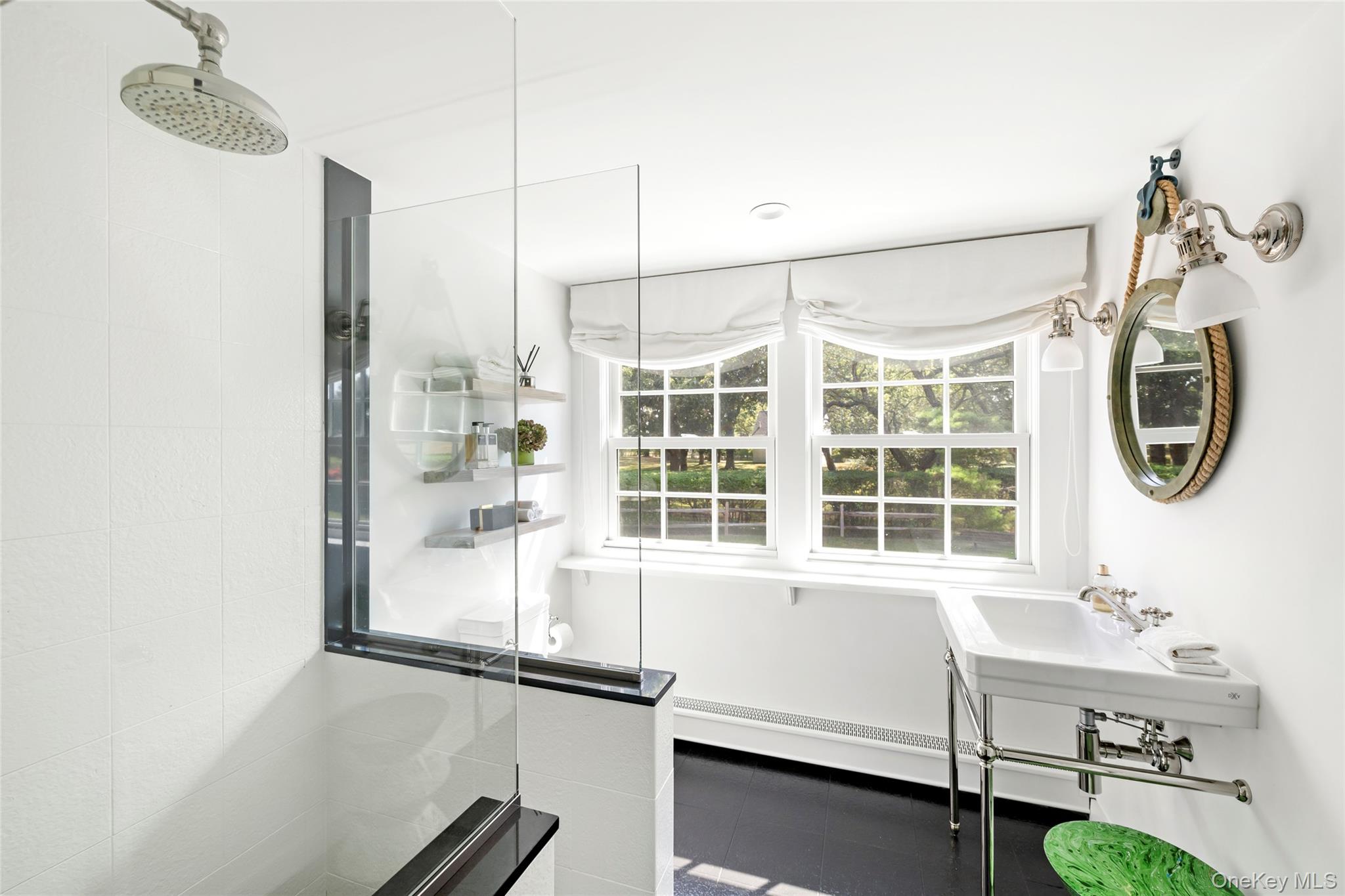 26 Ruxton Road, East Hampton, NY 11937