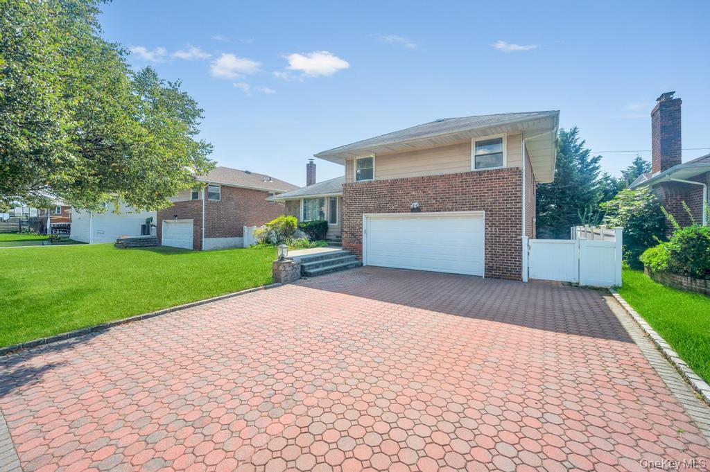 51 Bellwood Drive, New Hyde Park, NY 11040