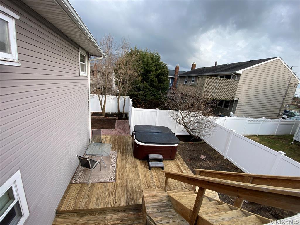 4081 Massachusetts Avenue, Island Park, NY 11558