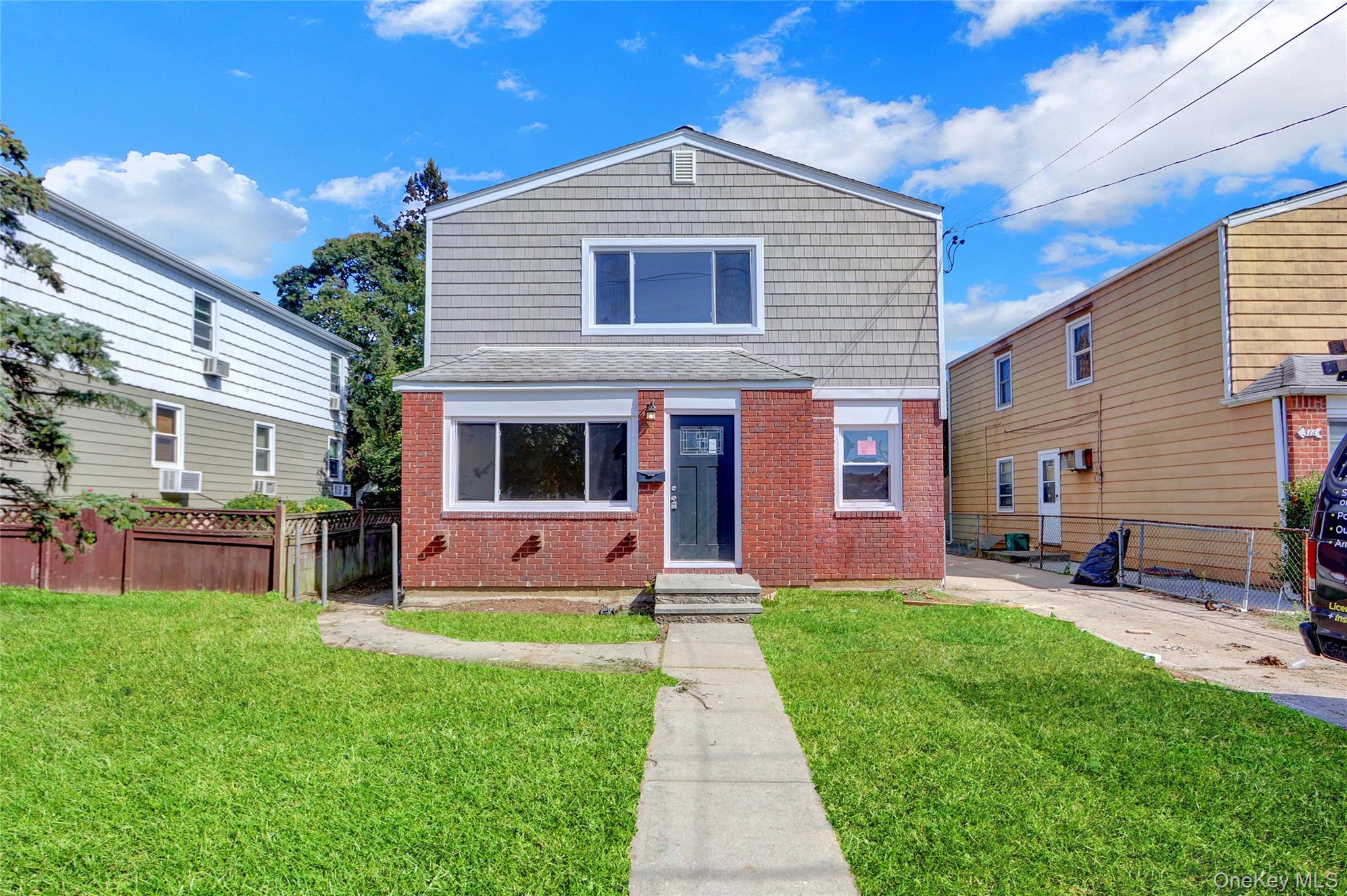 318 Vincent Avenue, Lynbrook, NY 11563