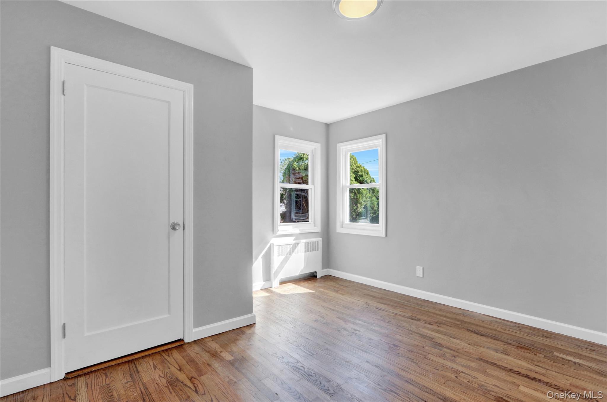 318 Vincent Avenue, Lynbrook, NY 11563