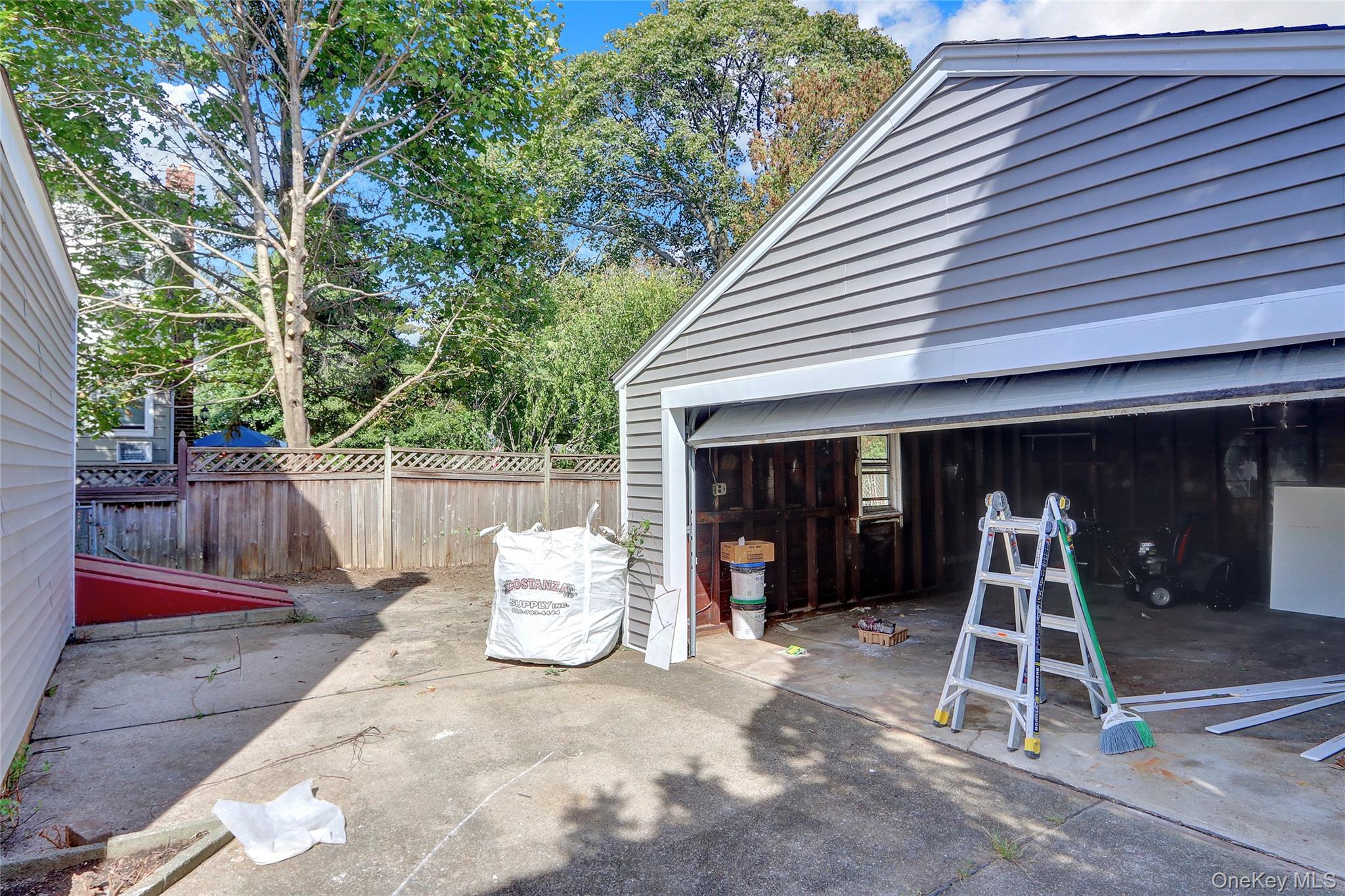 318 Vincent Avenue, Lynbrook, NY 11563