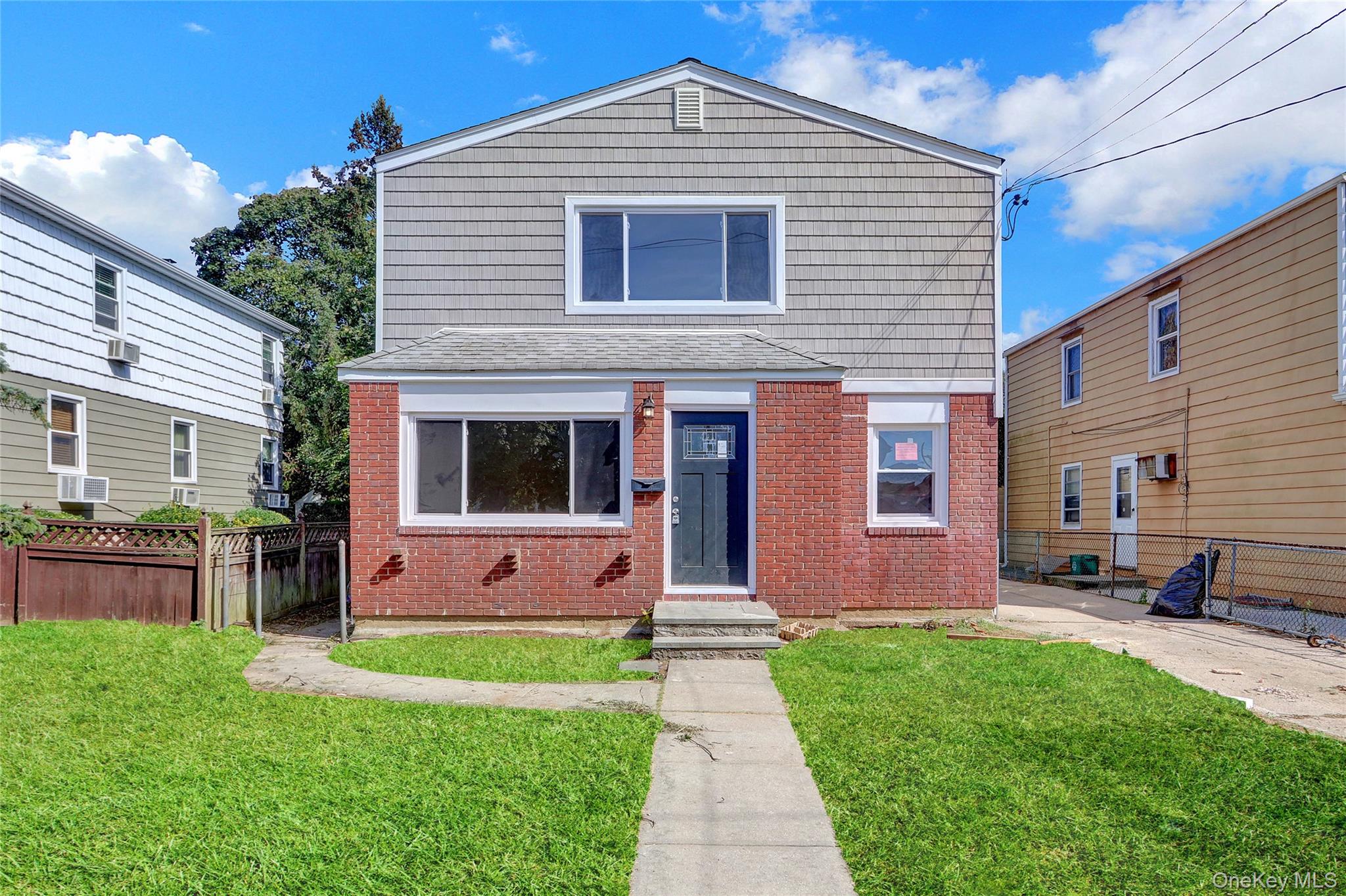 318 Vincent Avenue, Lynbrook, NY 11563