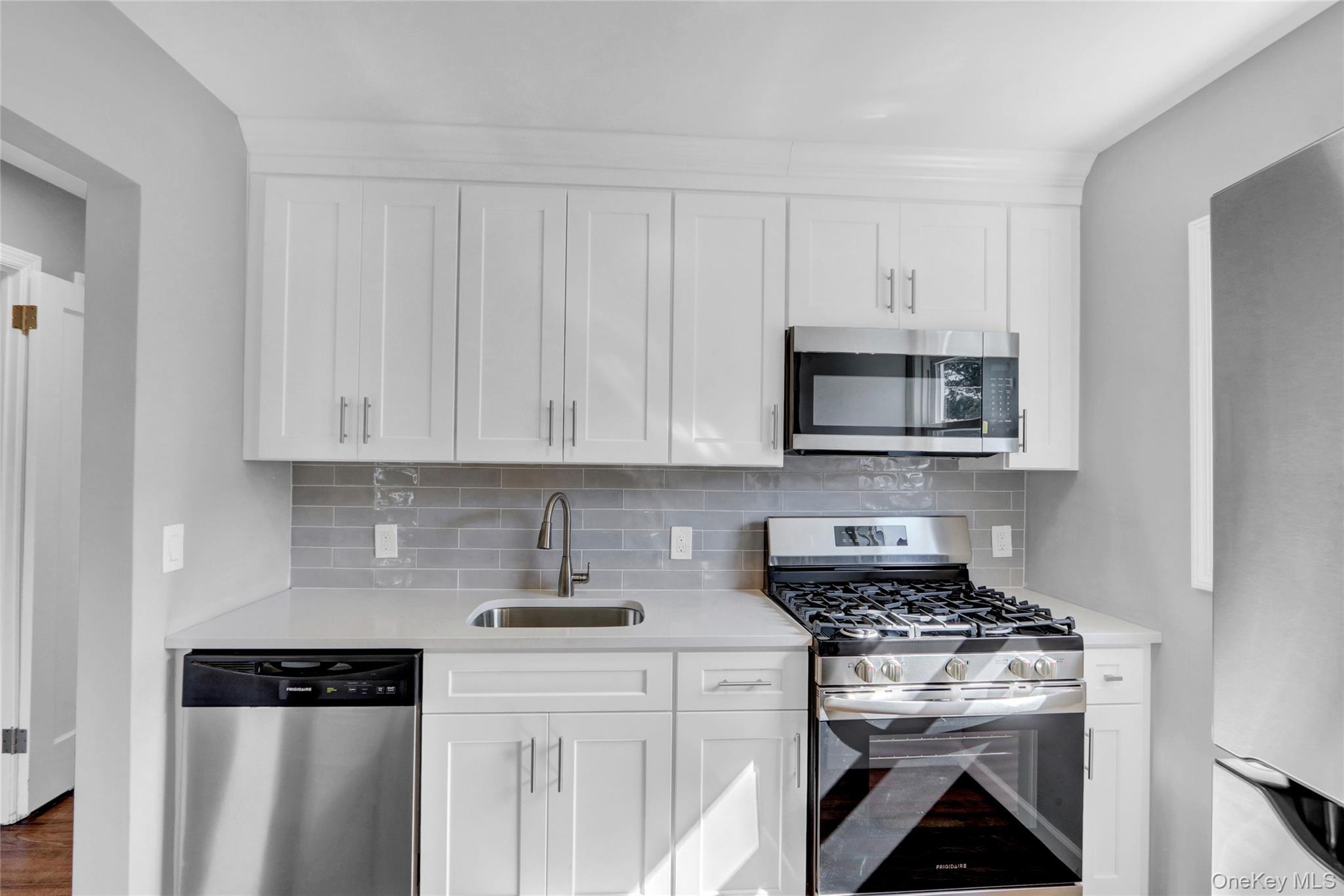 318 Vincent Avenue, Lynbrook, NY 11563