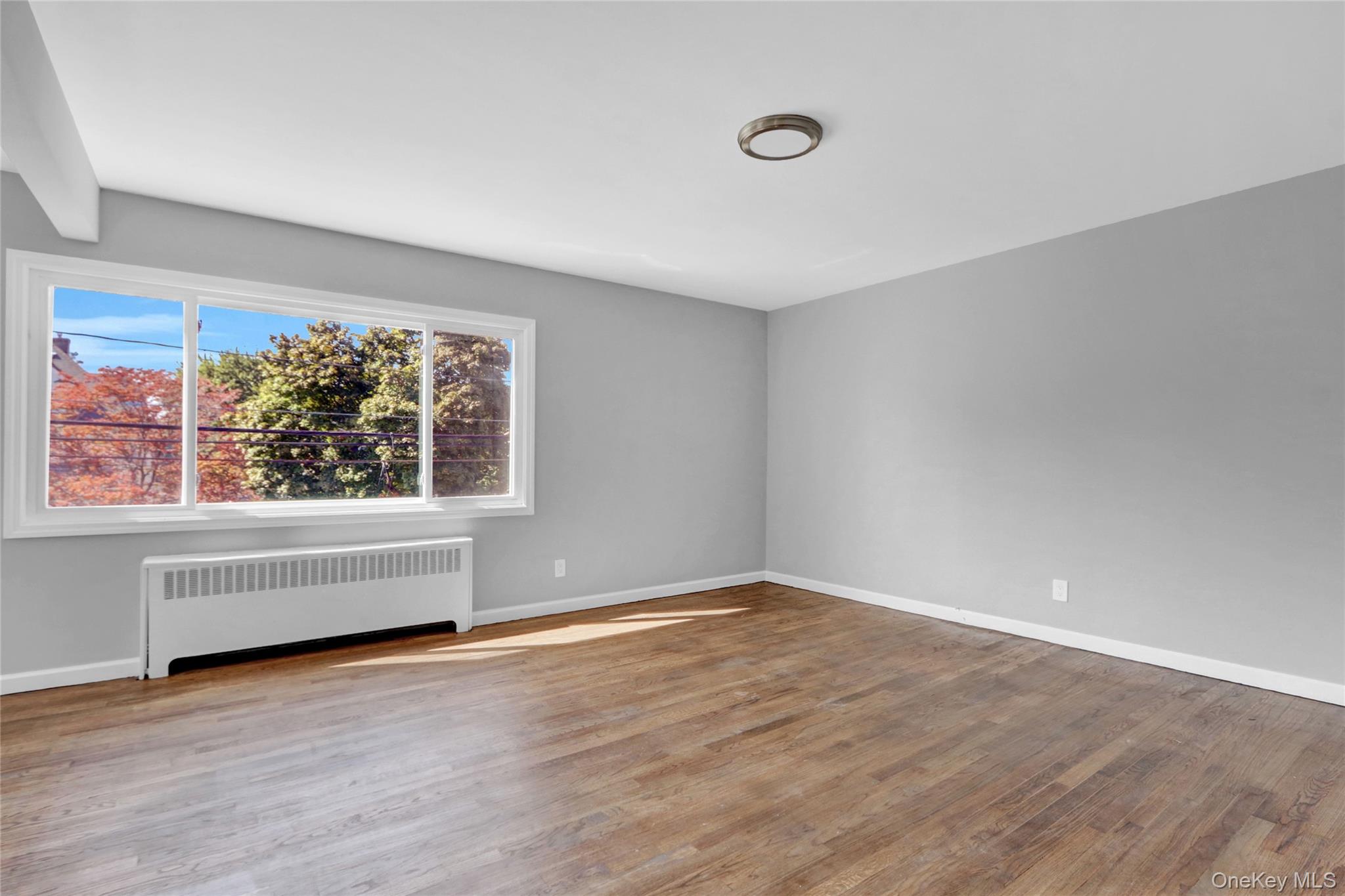 318 Vincent Avenue, Lynbrook, NY 11563