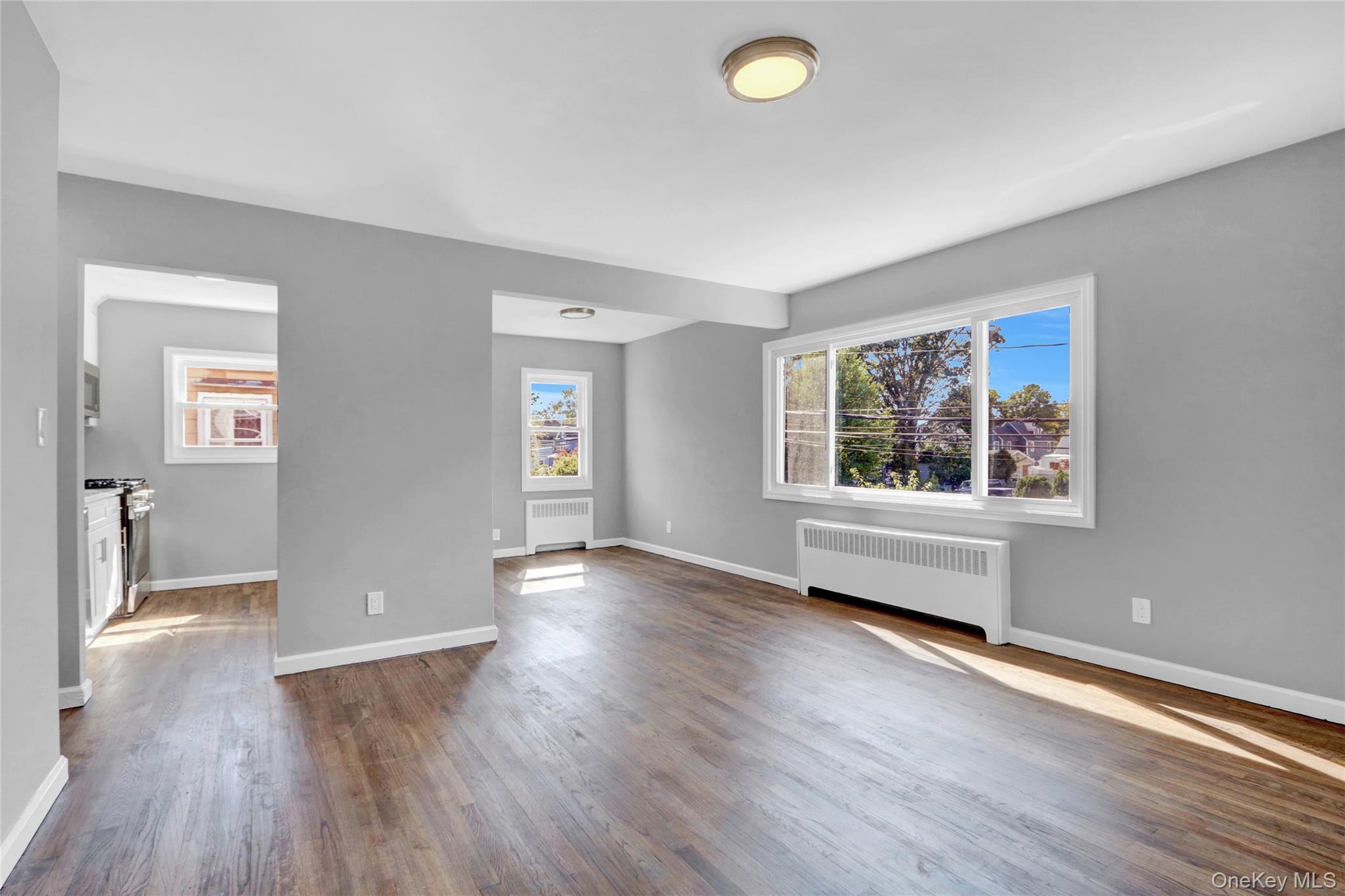 318 Vincent Avenue, Lynbrook, NY 11563