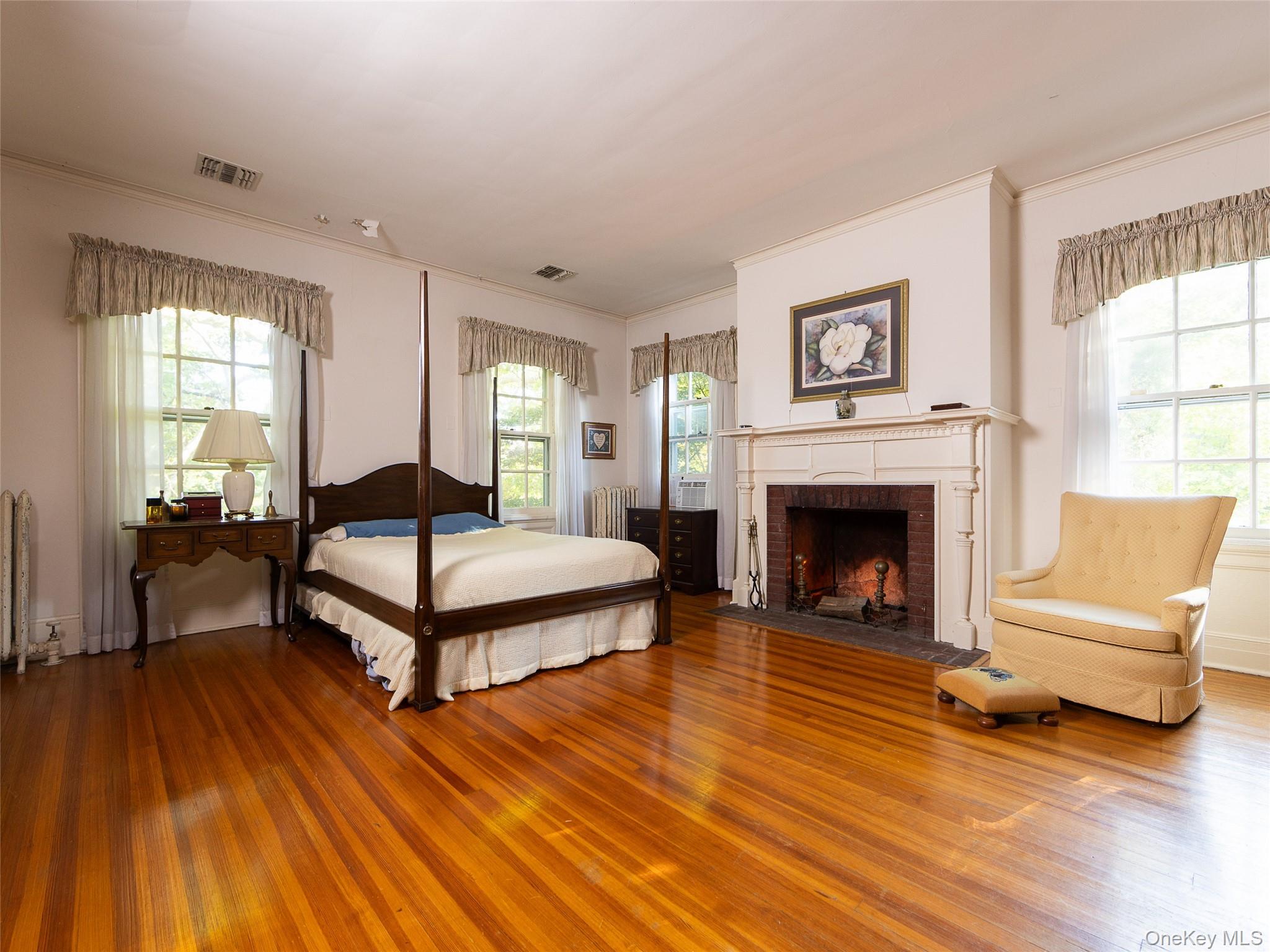 63 Colonial Avenue, Warwick, NY 10990