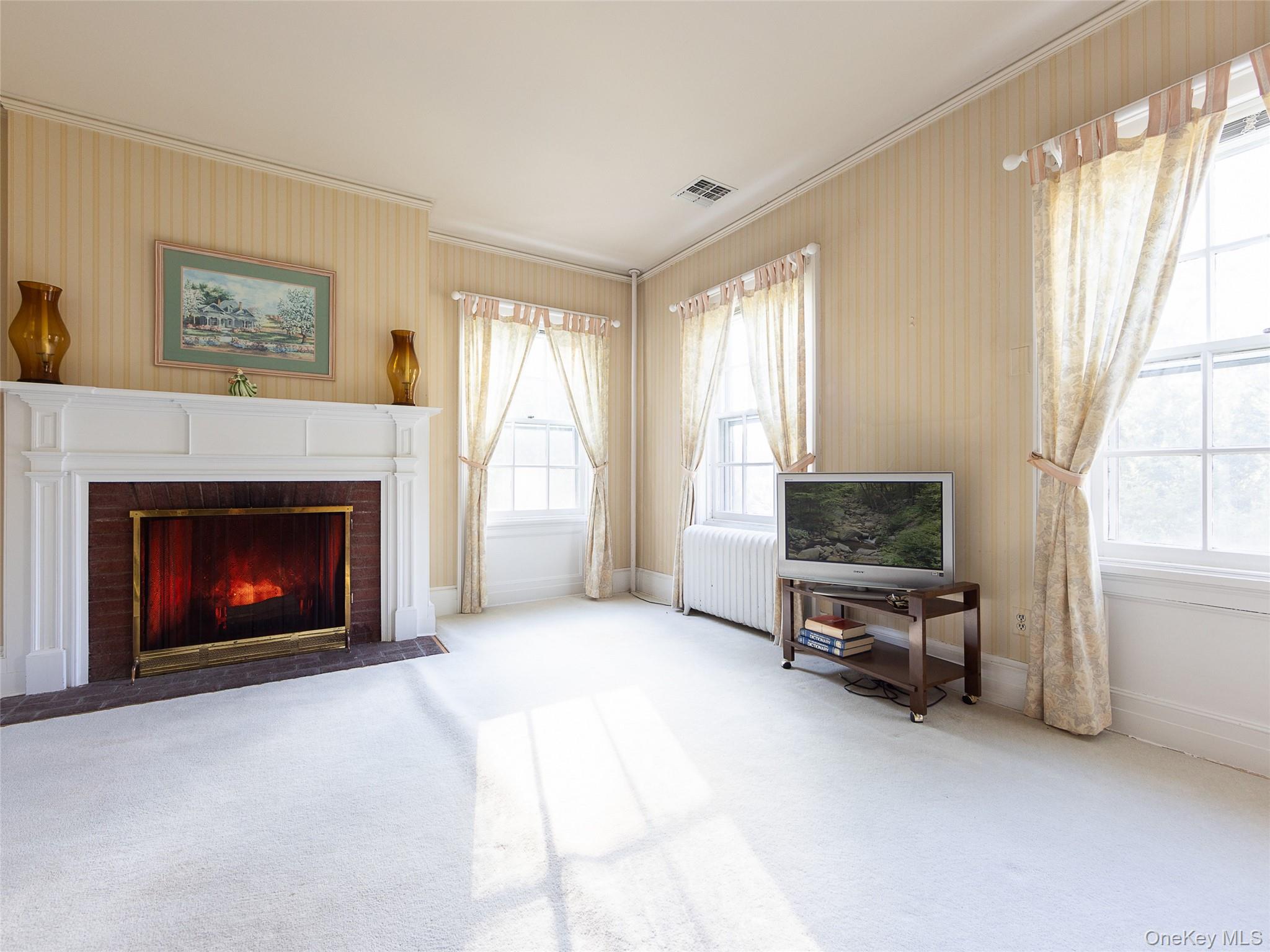 63 Colonial Avenue, Warwick, NY 10990