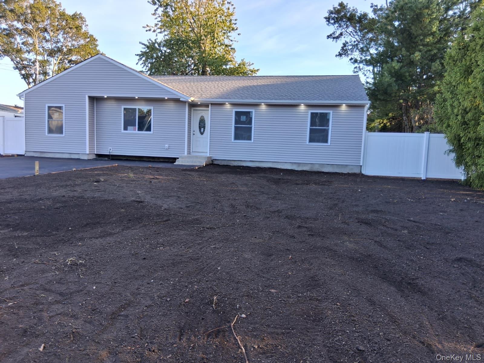 6 Loughlin Drive, Shirley, NY 11967