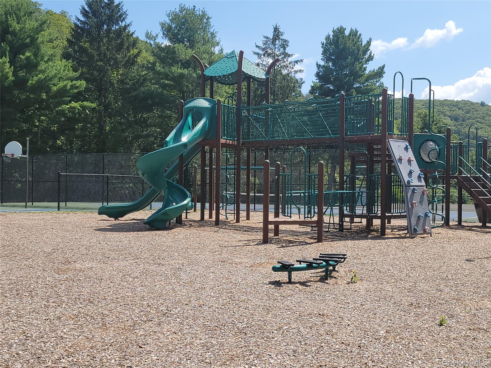 35 Deer Path Road, Tuxedo Park, NY 10987