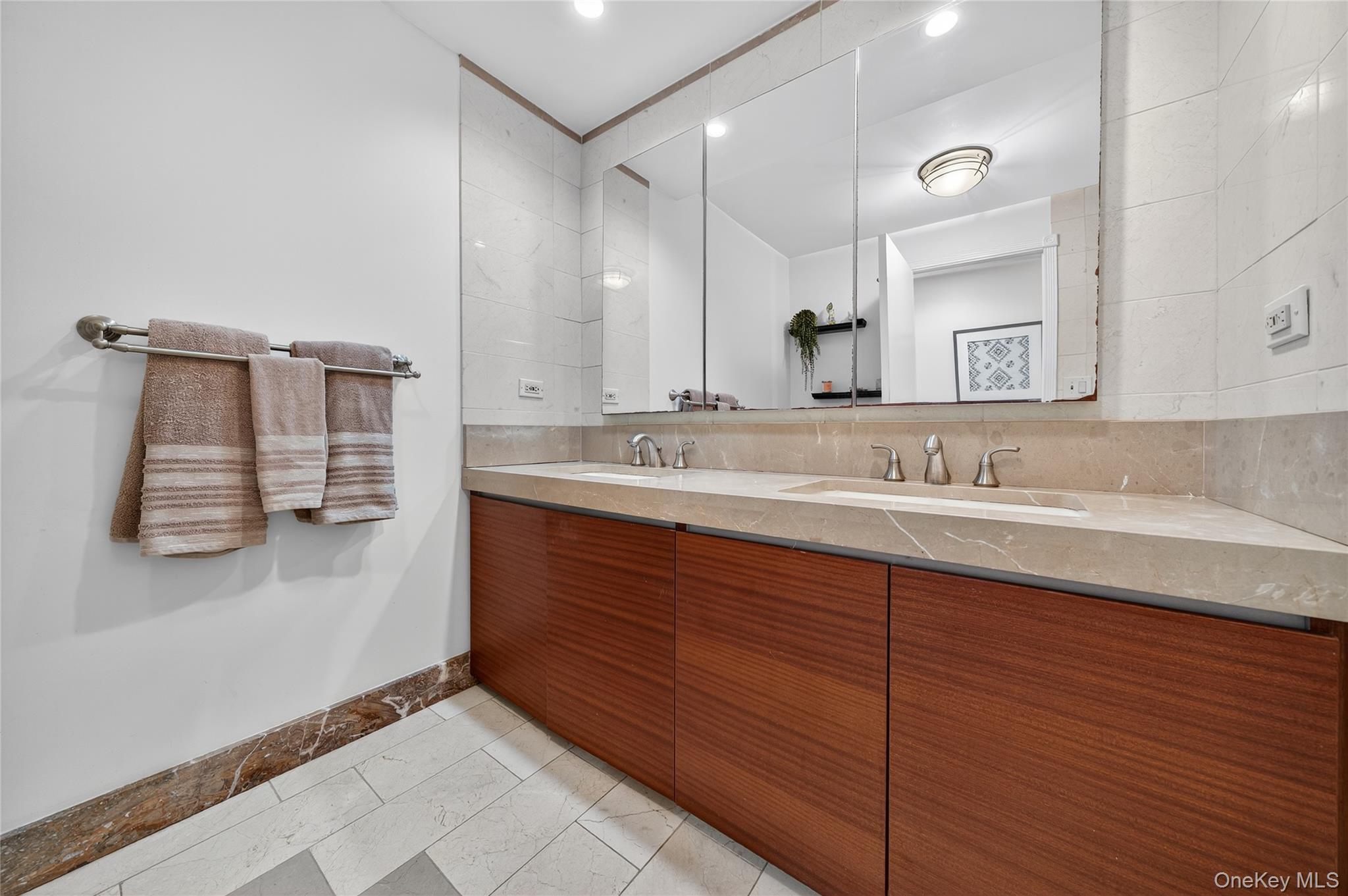 35 Deer Path Road, Tuxedo Park, NY 10987