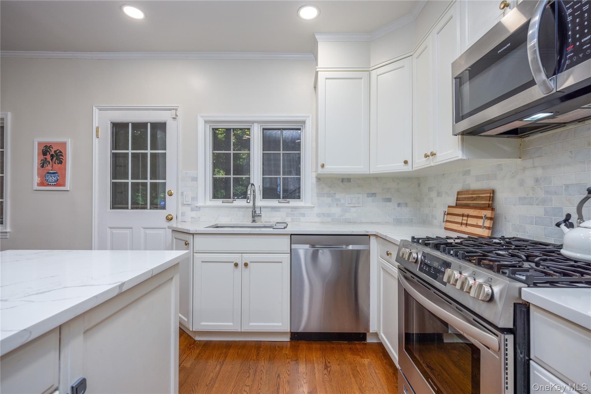 209 Pondfield Road W, Bronxville, NY 10708