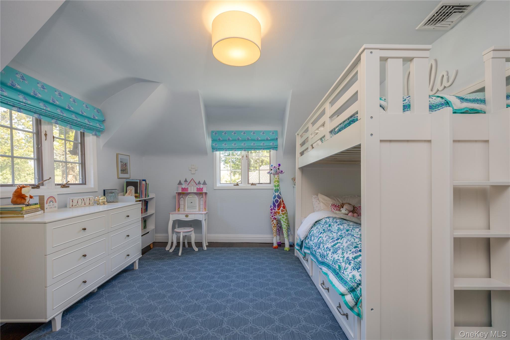 209 Pondfield Road W, Bronxville, NY 10708