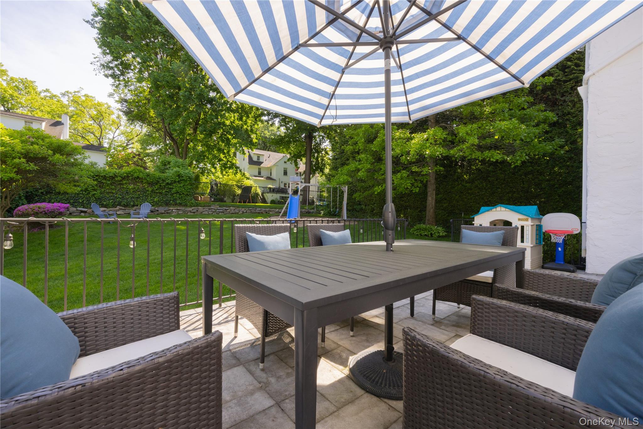 209 Pondfield Road W, Bronxville, NY 10708