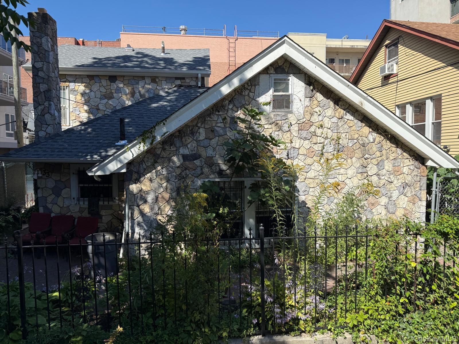 33 Brighton 5th Walk, Brooklyn, NY 11235