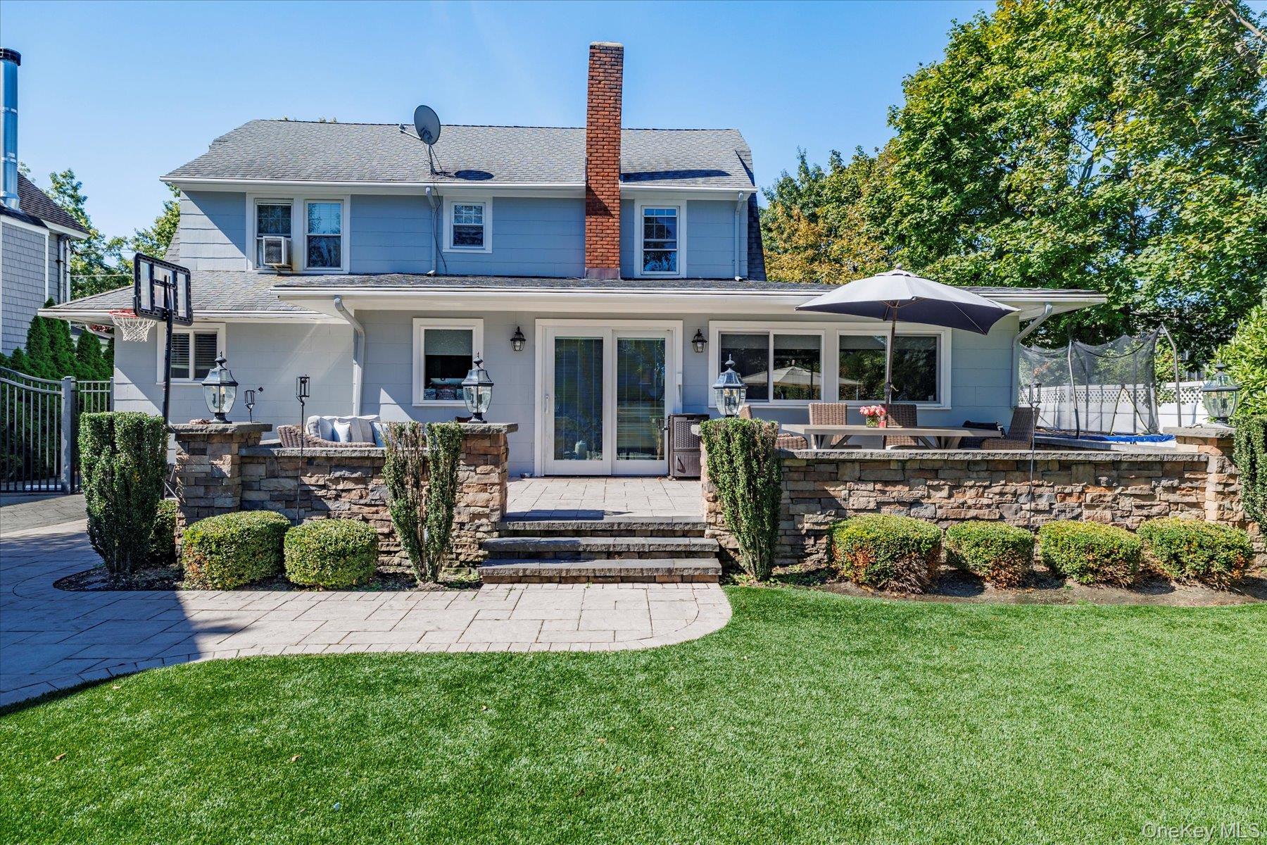 11 S Marion Place, Rockville Centre, NY 11570