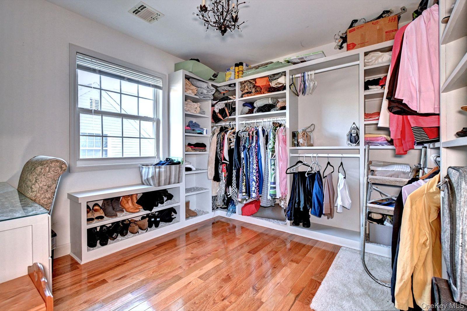 410 Mystic Way, Bay Shore, NY 11706