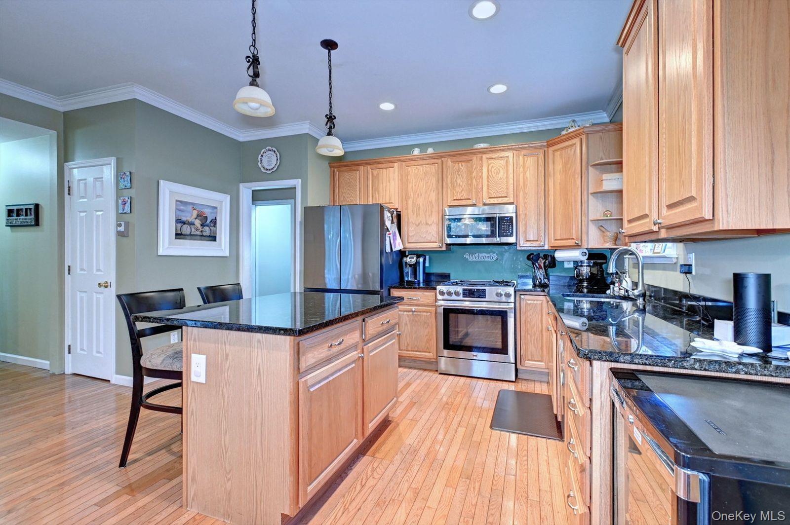 410 Mystic Way, Bay Shore, NY 11706