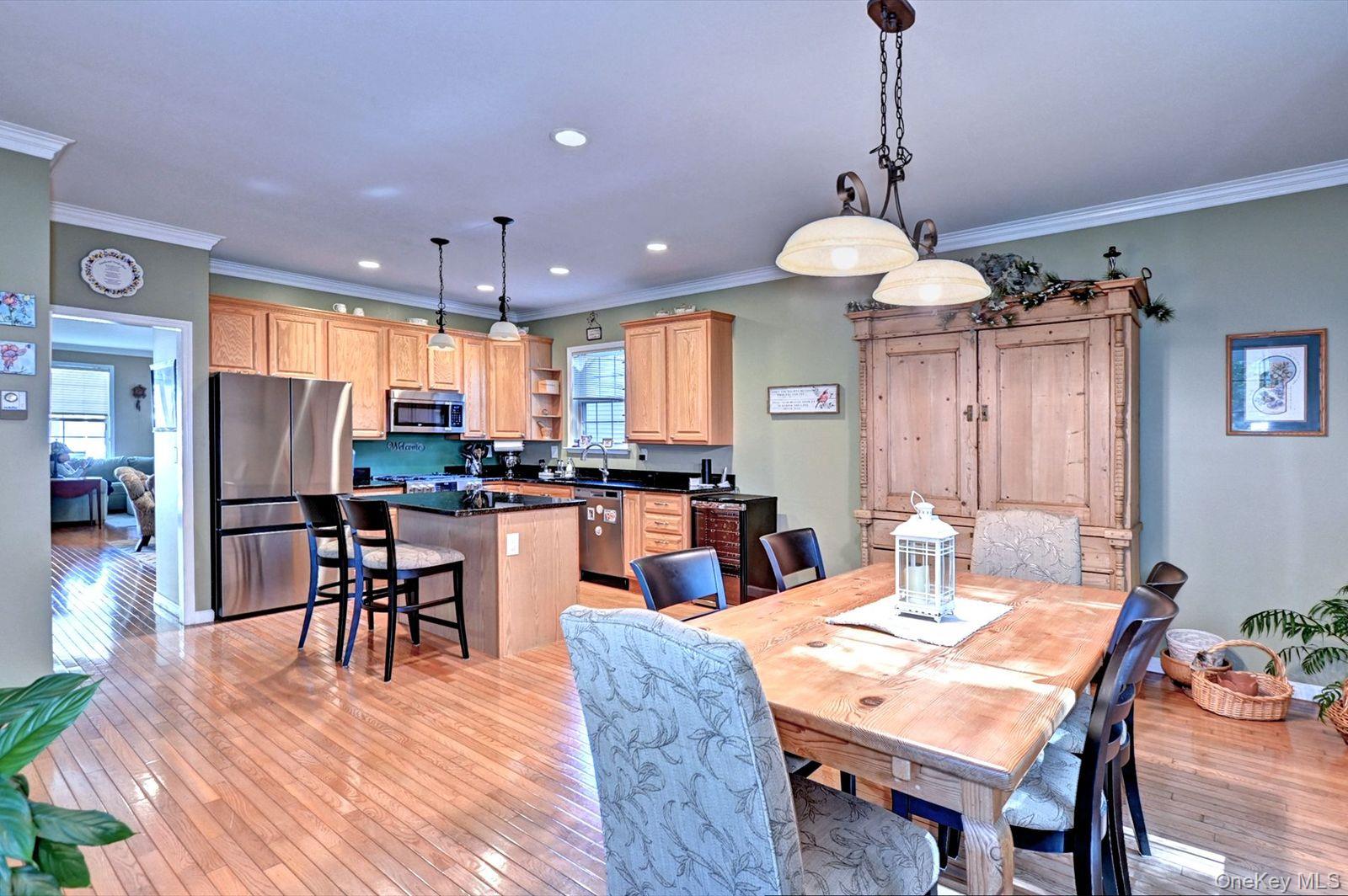 410 Mystic Way, Bay Shore, NY 11706