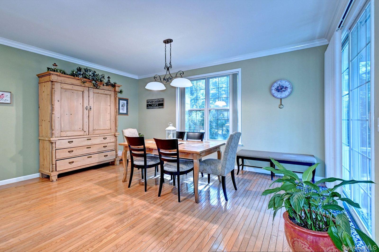 410 Mystic Way, Bay Shore, NY 11706