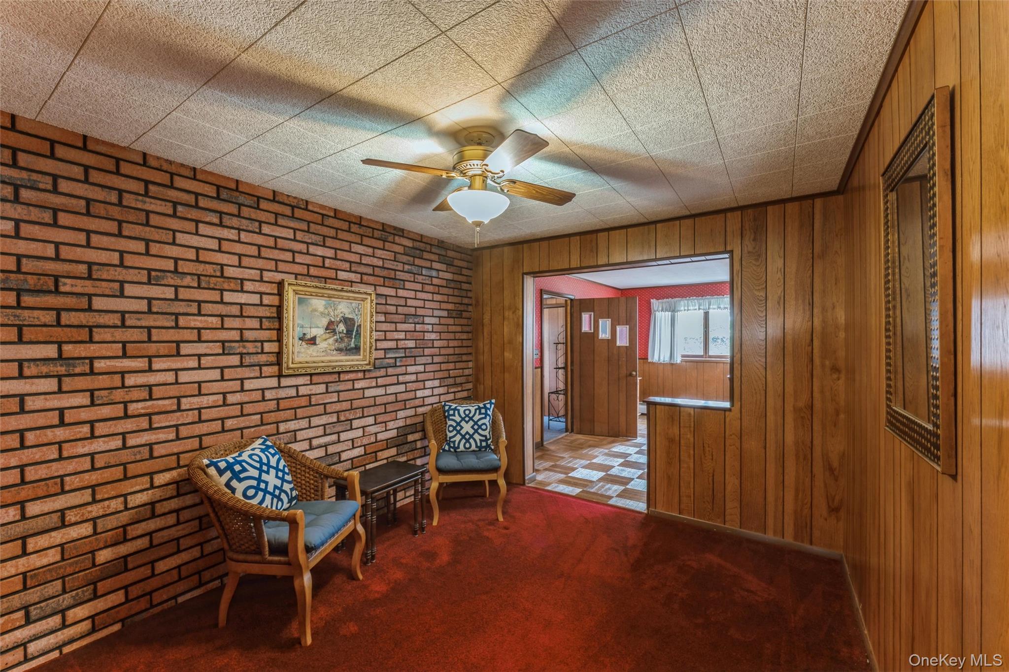 596 Foch Boulevard, Williston Park, NY 11596