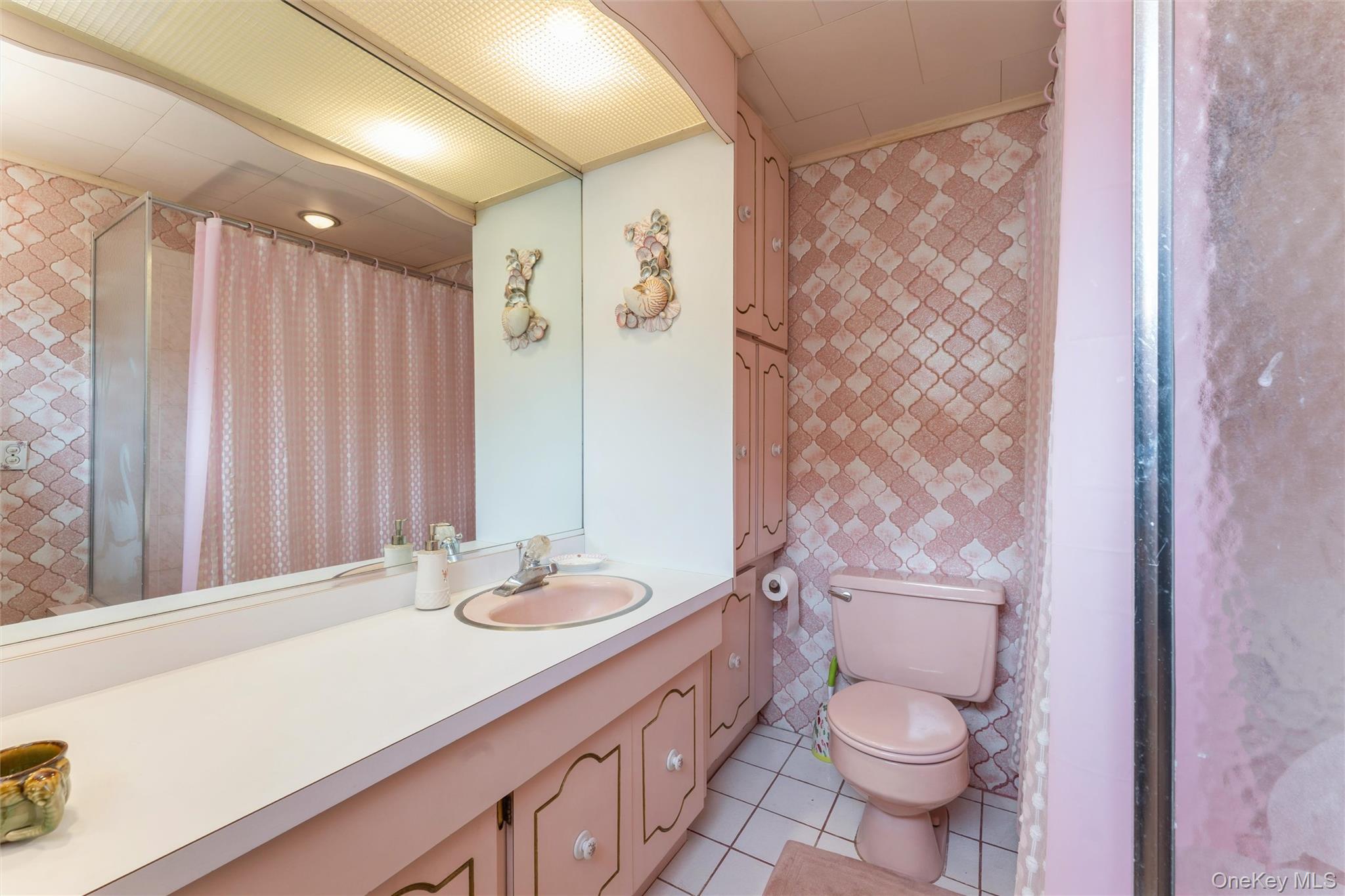 596 Foch Boulevard, Williston Park, NY 11596