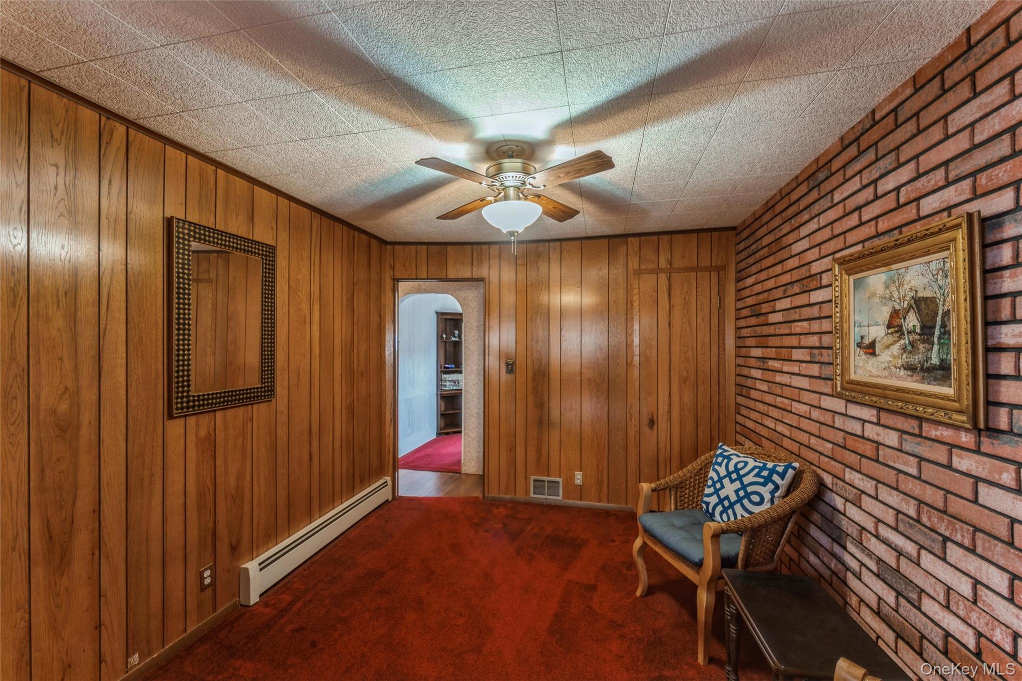 596 Foch Boulevard, Williston Park, NY 11596