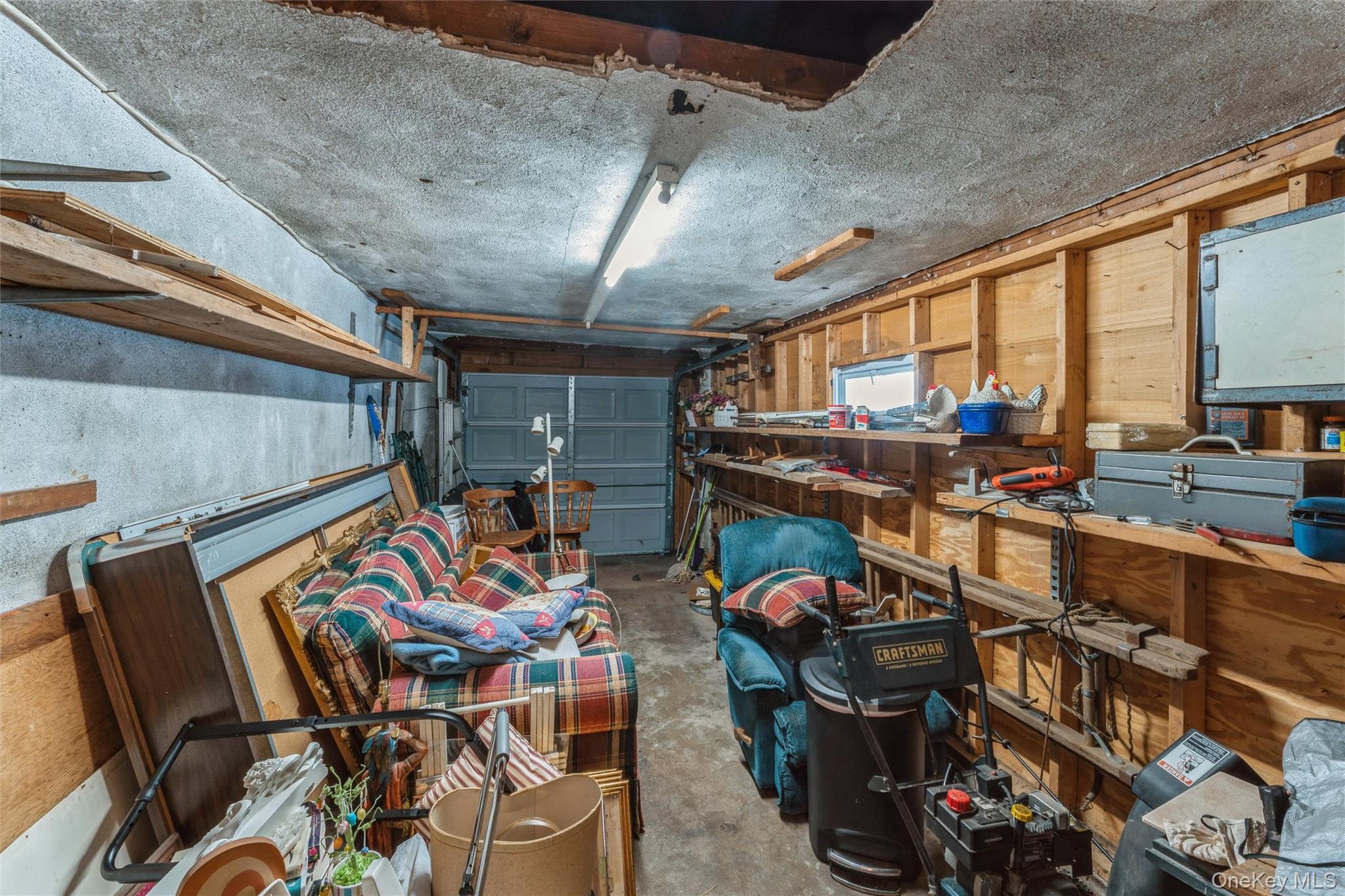 596 Foch Boulevard, Williston Park, NY 11596