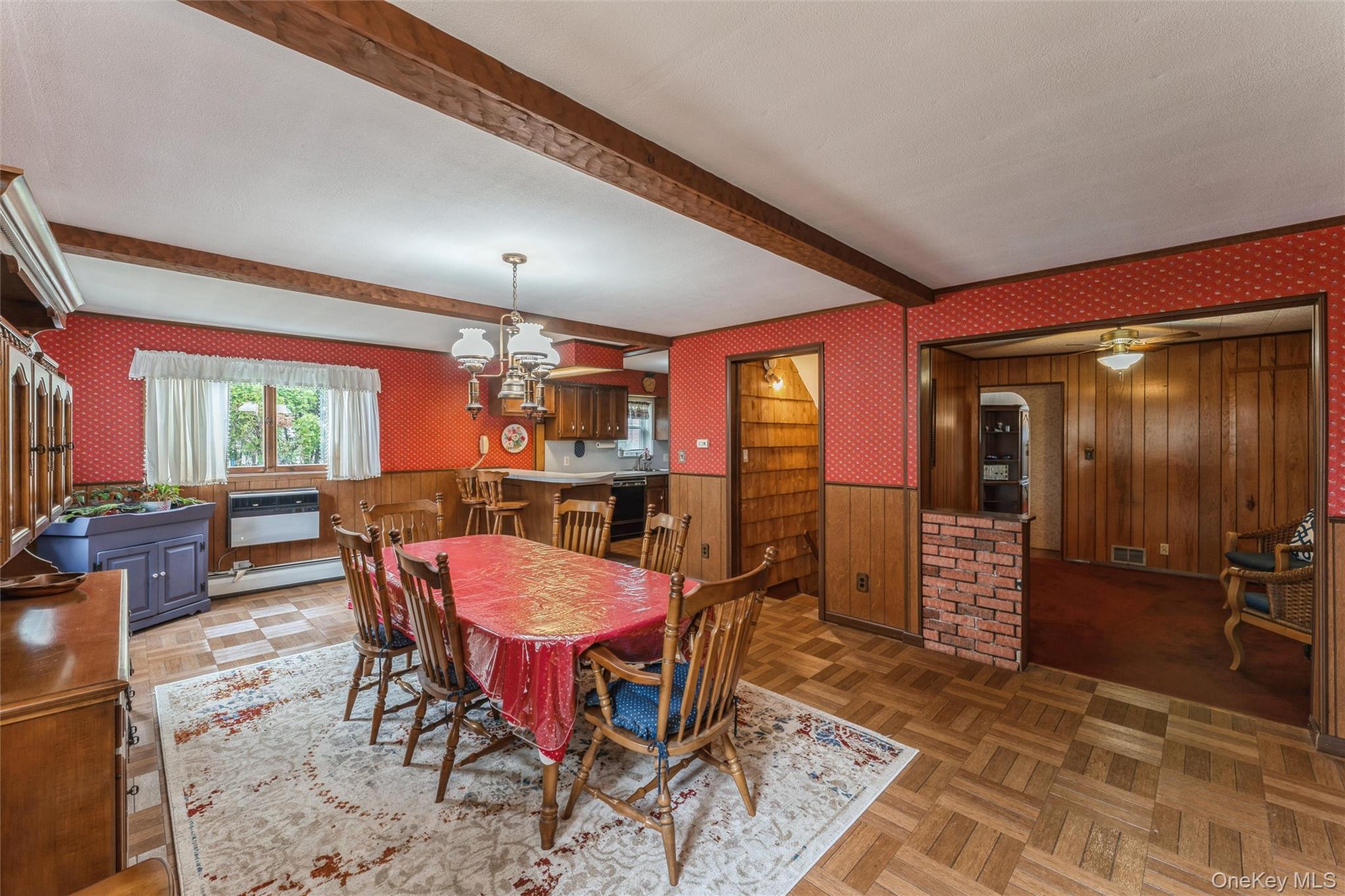 596 Foch Boulevard, Williston Park, NY 11596