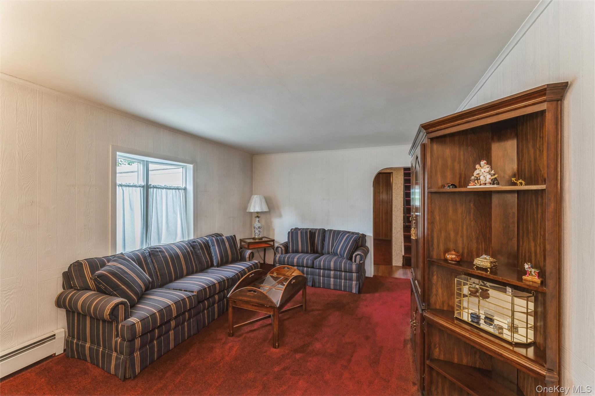 596 Foch Boulevard, Williston Park, NY 11596