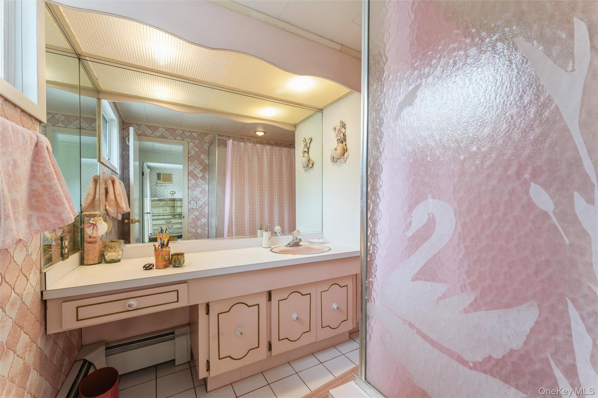 596 Foch Boulevard, Williston Park, NY 11596