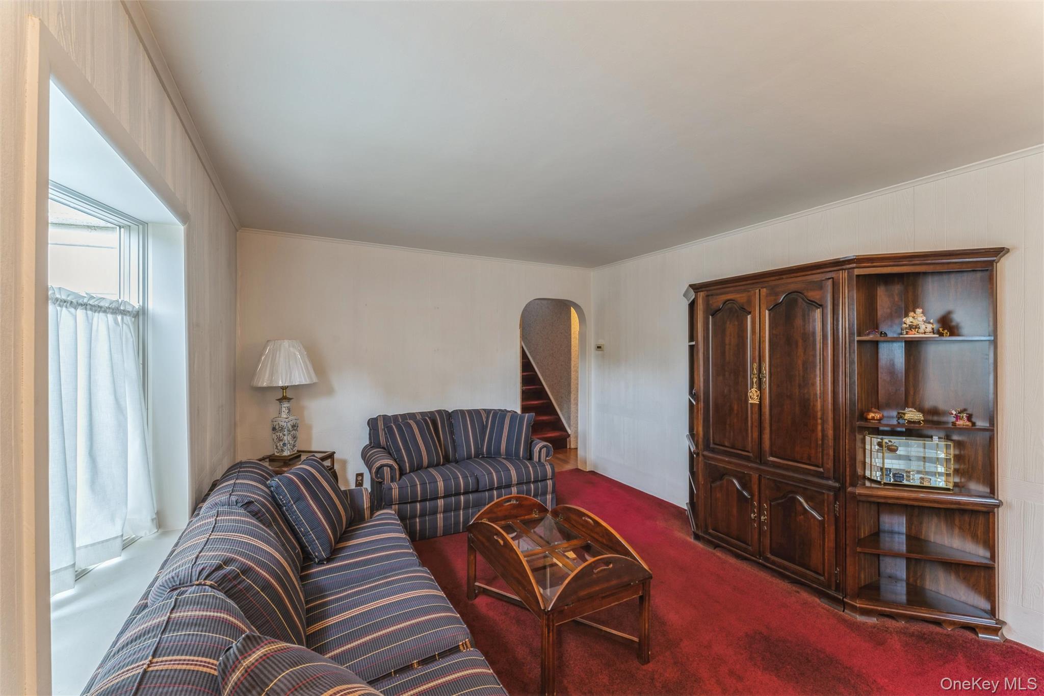 596 Foch Boulevard, Williston Park, NY 11596