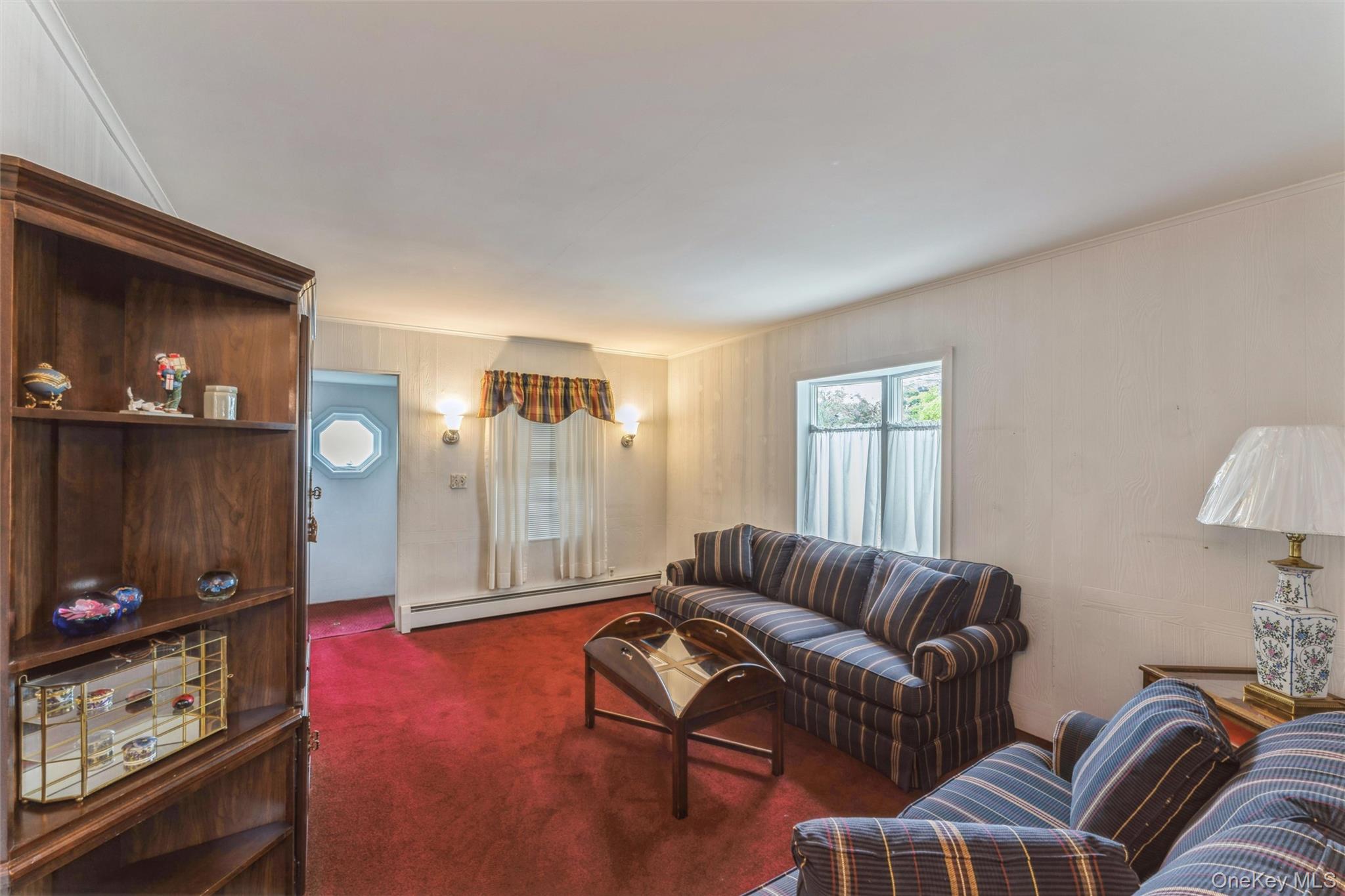 596 Foch Boulevard, Williston Park, NY 11596