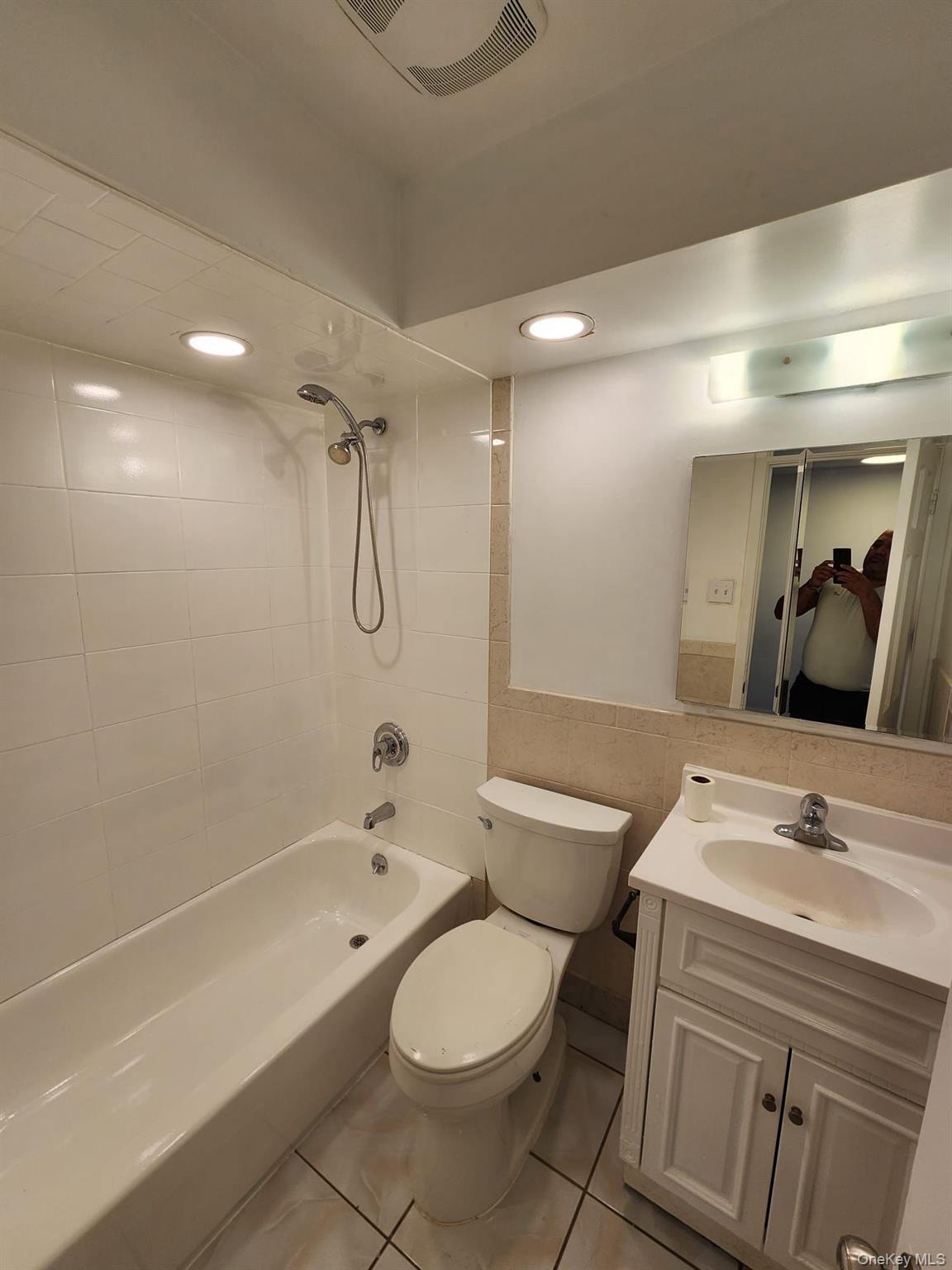 137-14 167 Street # A, Jamaica, NY 11434