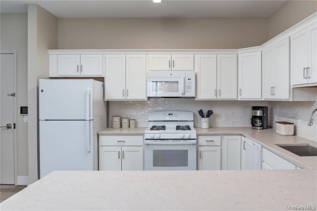 6 N Midland Avenue N, Nyack, NY 10960