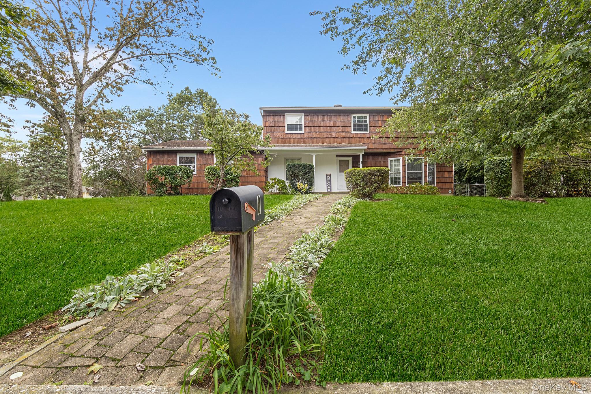 8 Barry Lane, Mount Sinai, NY 11766