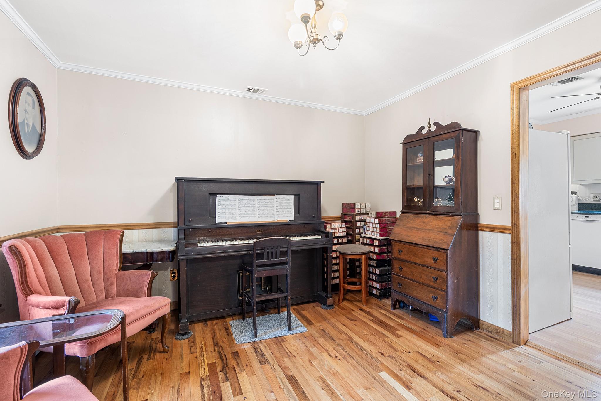 8 Barry Lane, Mount Sinai, NY 11766