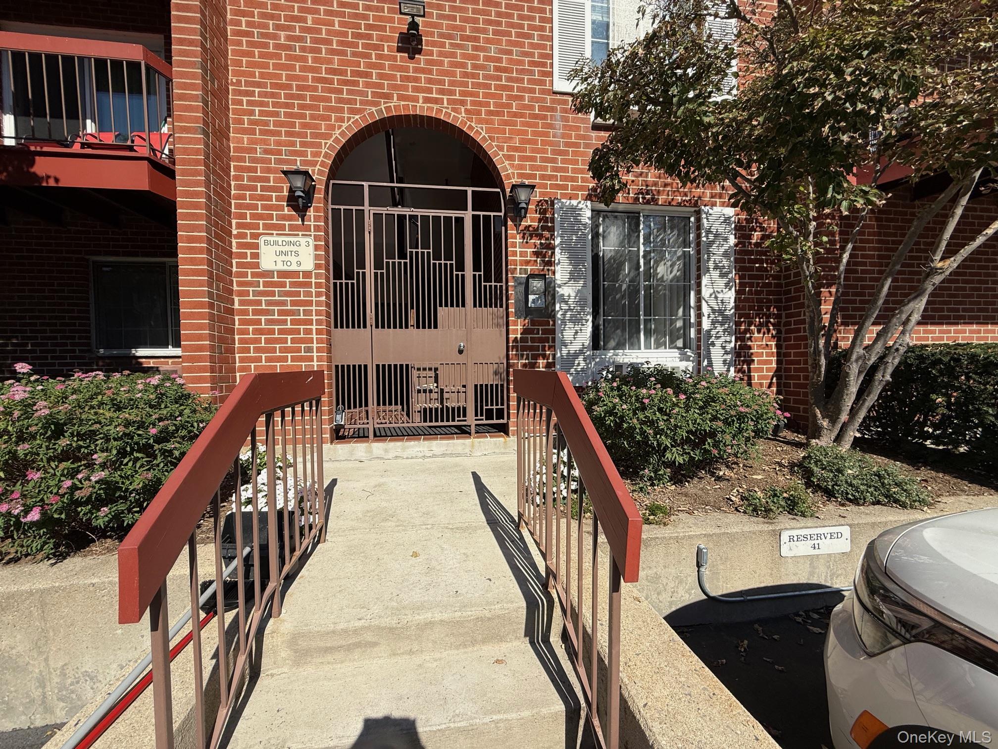 55 N Broadway # 3-1, White Plains, NY 10601