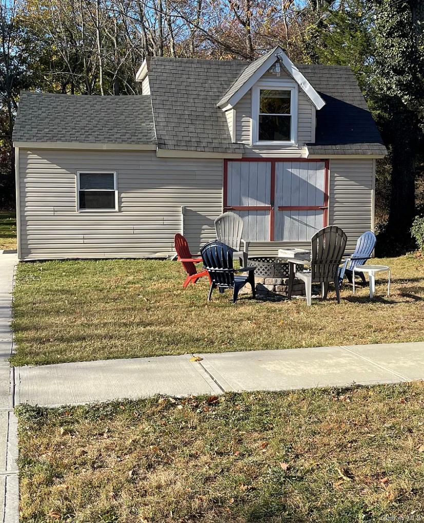 144 Gnarled Hollow Road, East Setauket, NY 11733