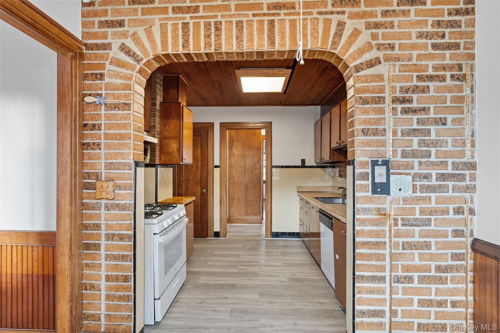 102 Washington Avenue, Suffern, NY 10901