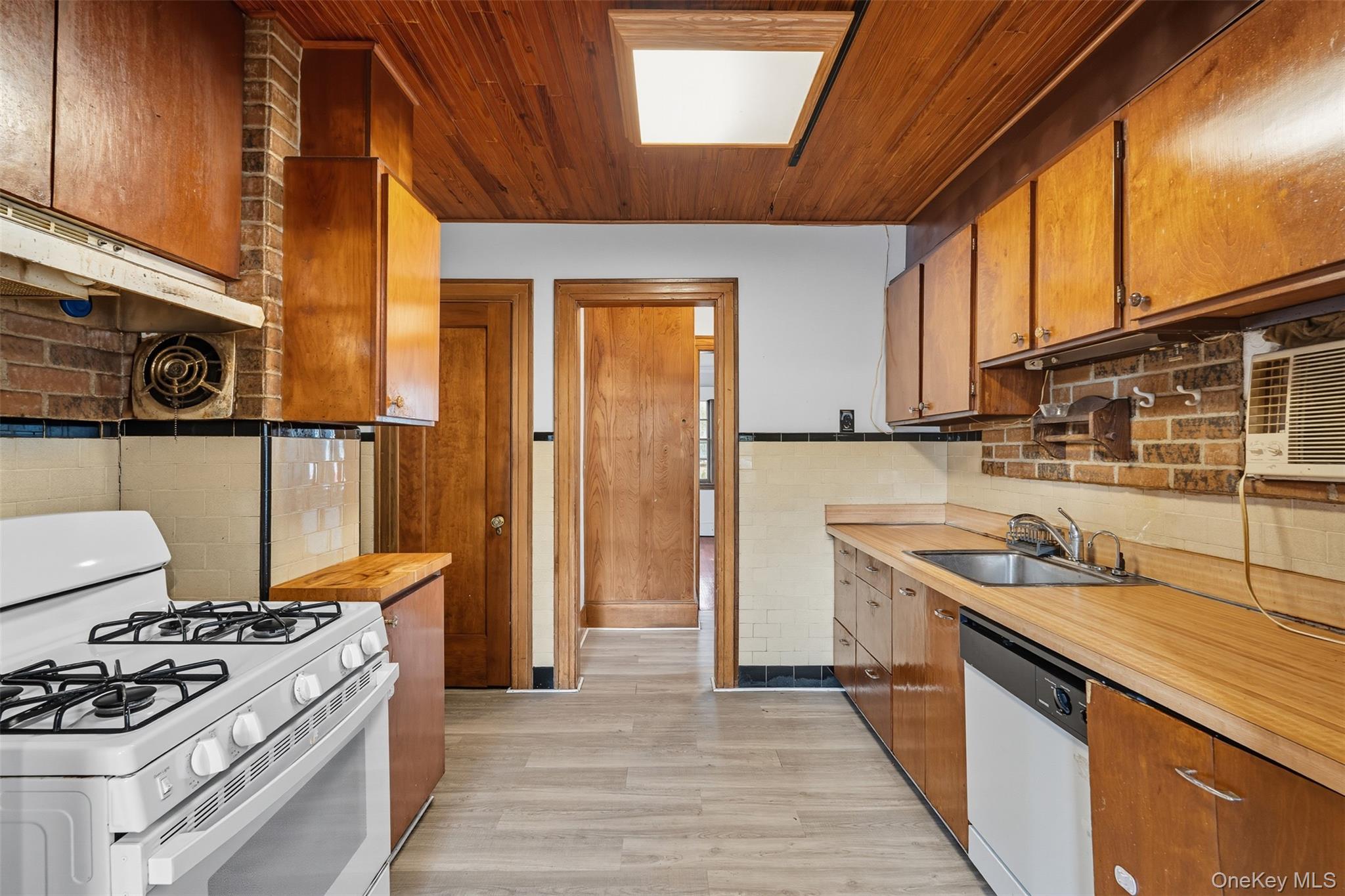 102 Washington Avenue, Suffern, NY 10901